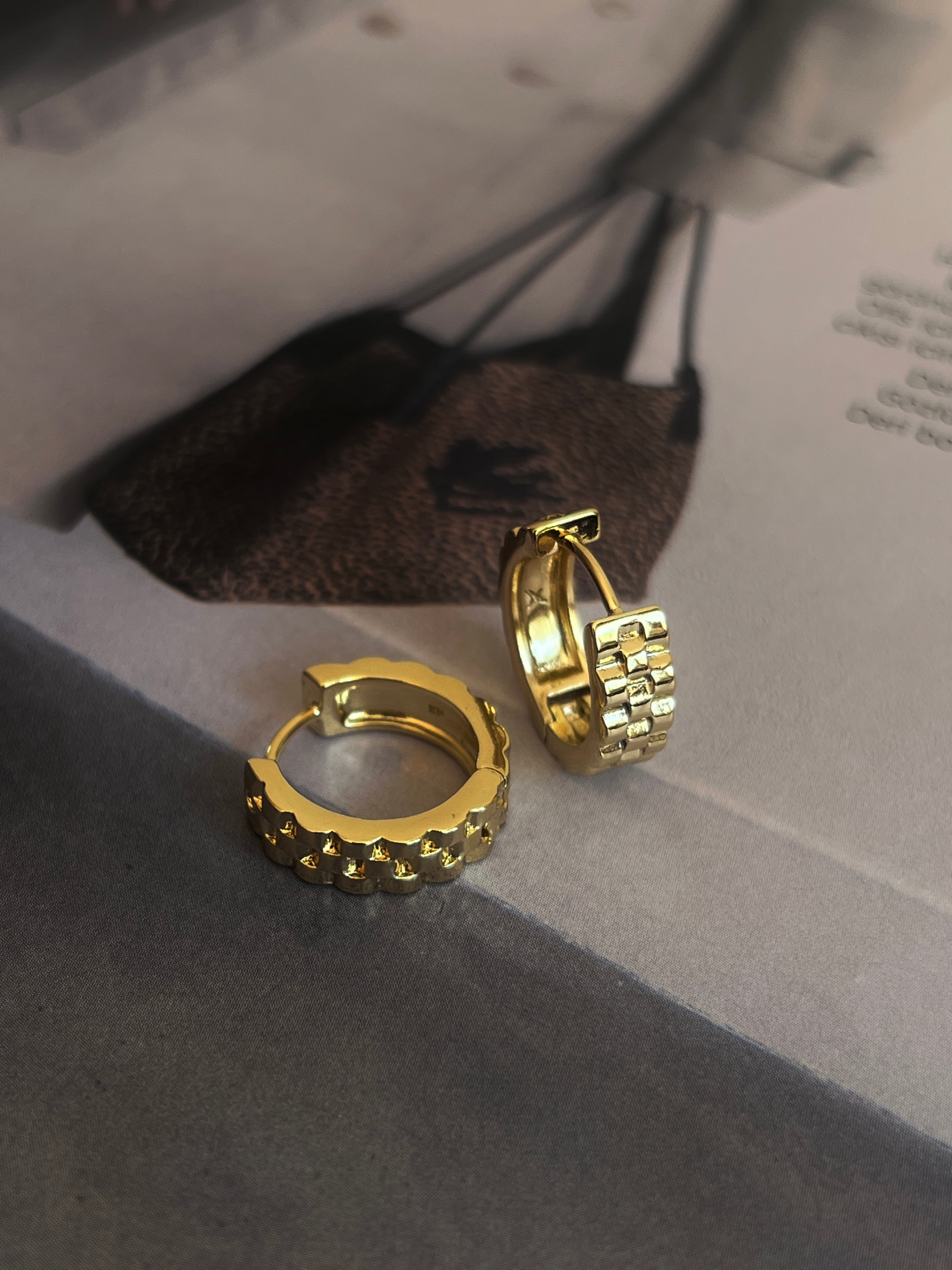 Gold Rengi Hasır Desenli Xuping Halka Kadın Küpe