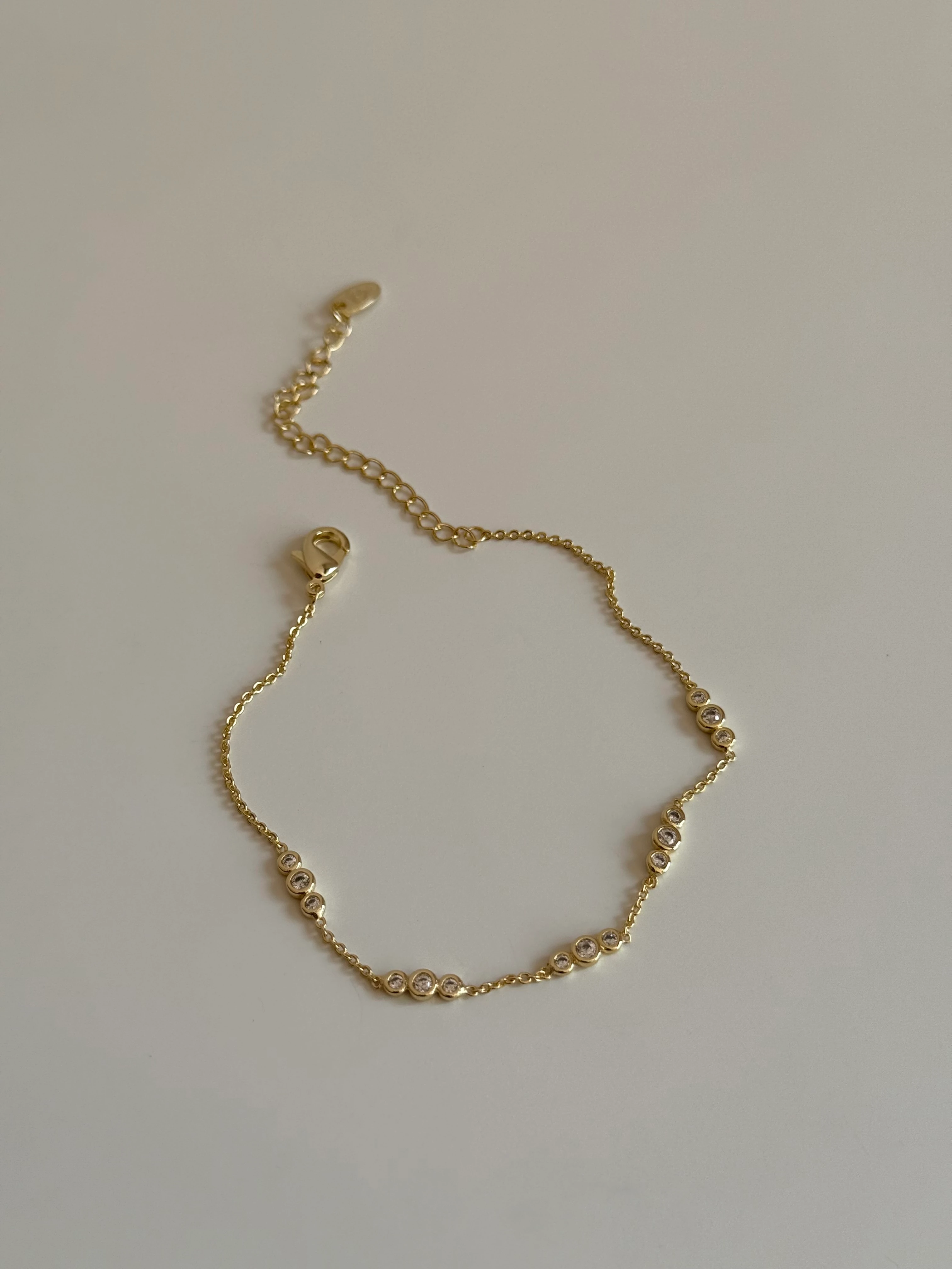 Gold Rengi Üçer Sıralı Yuvarlak Model Kadın Bileklik