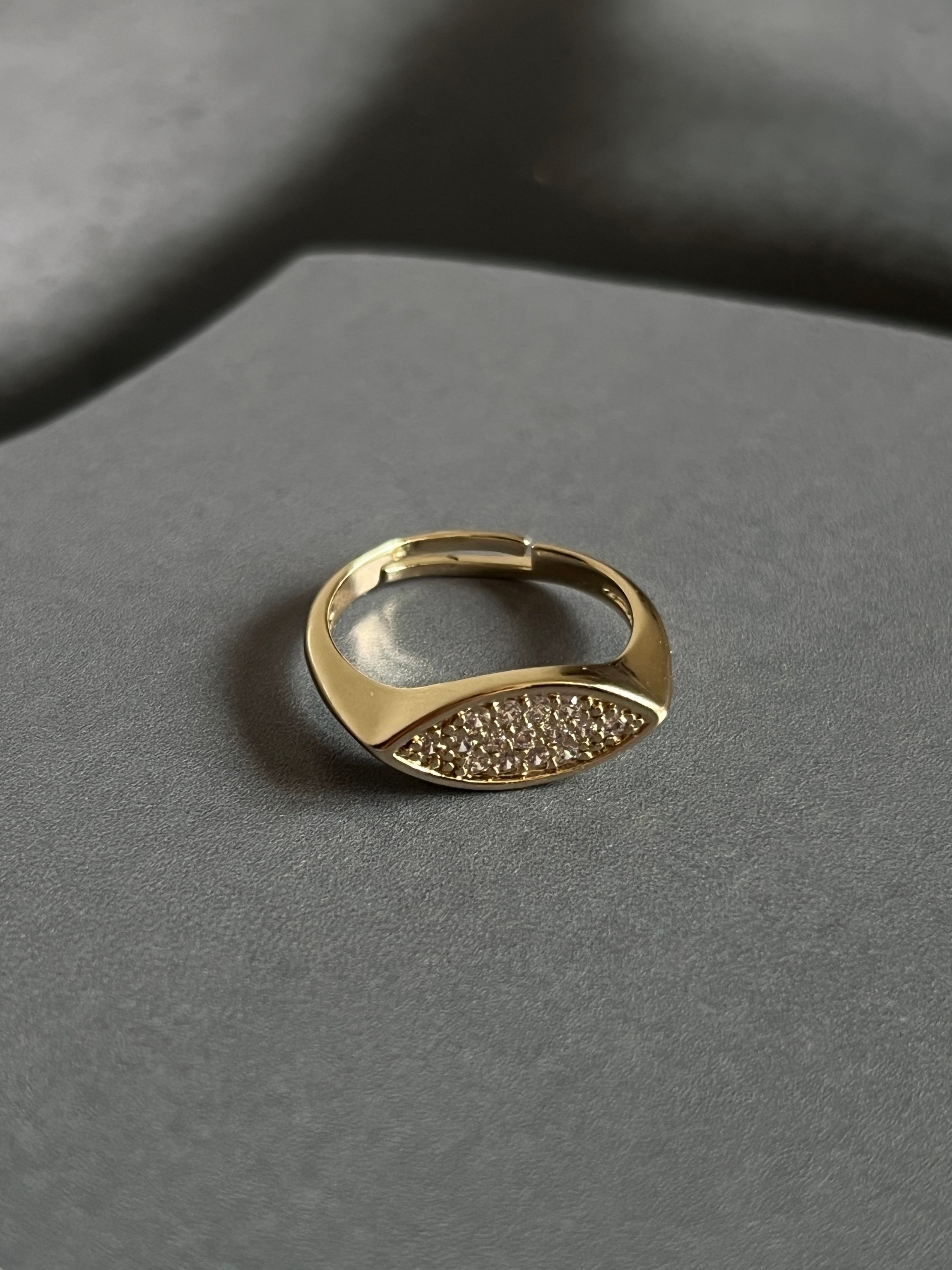 Gold Rengi Zirkon Taşlı Kadın Yüzük