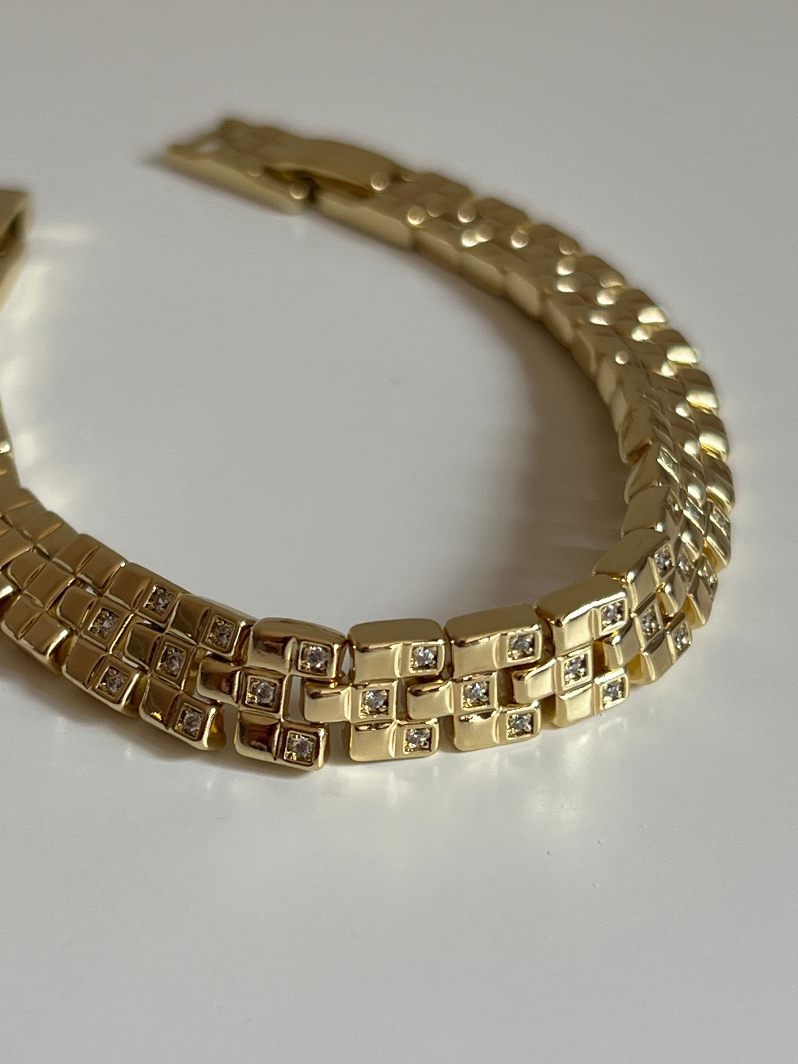 Gold Rengi Kare Taş Detaylı Hasır Model Xupıng Kadın Bileklik