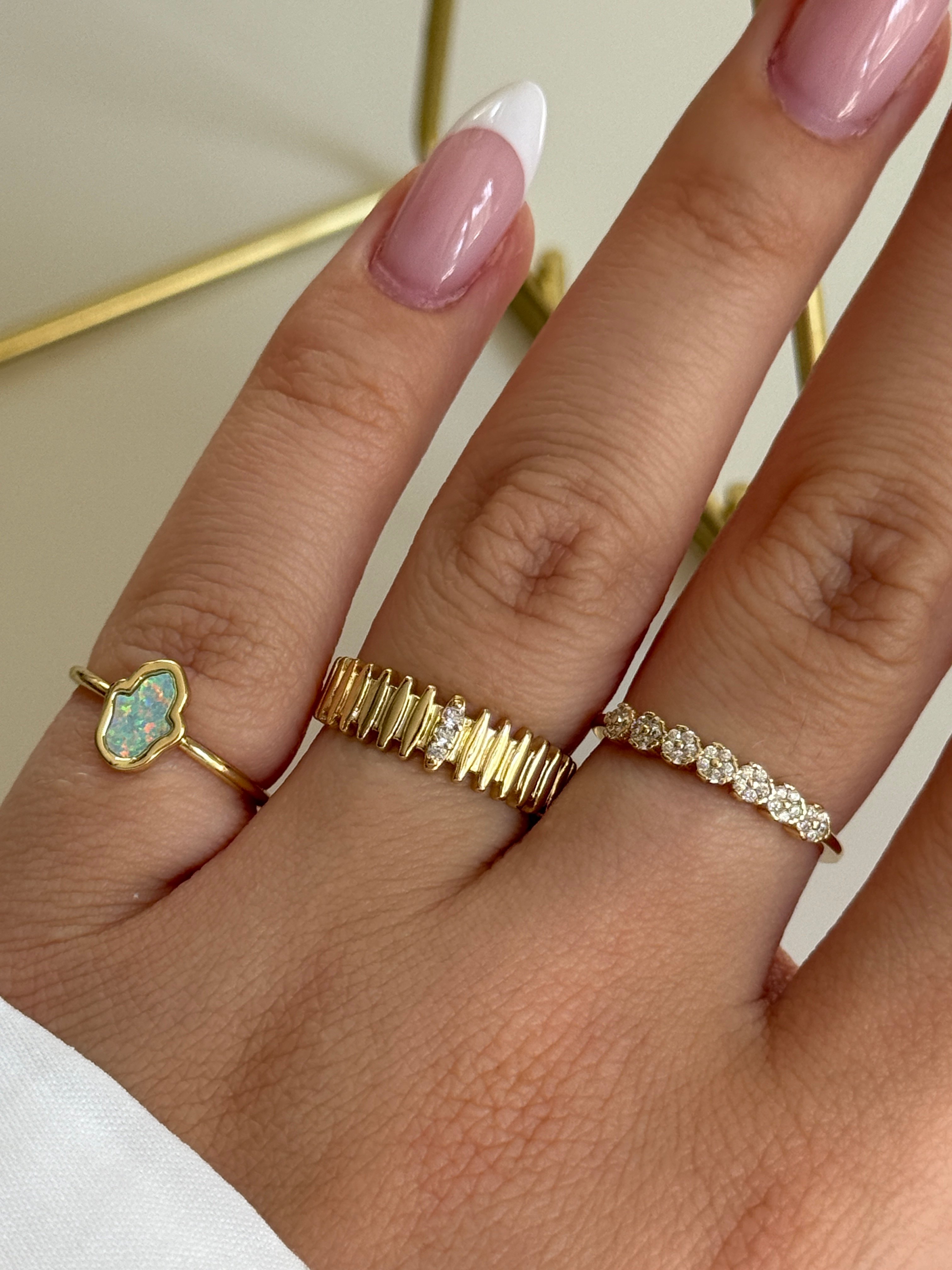 Gold Rengi Doğal Taşlı Fatimanın Eli Model Kadın Yüzük