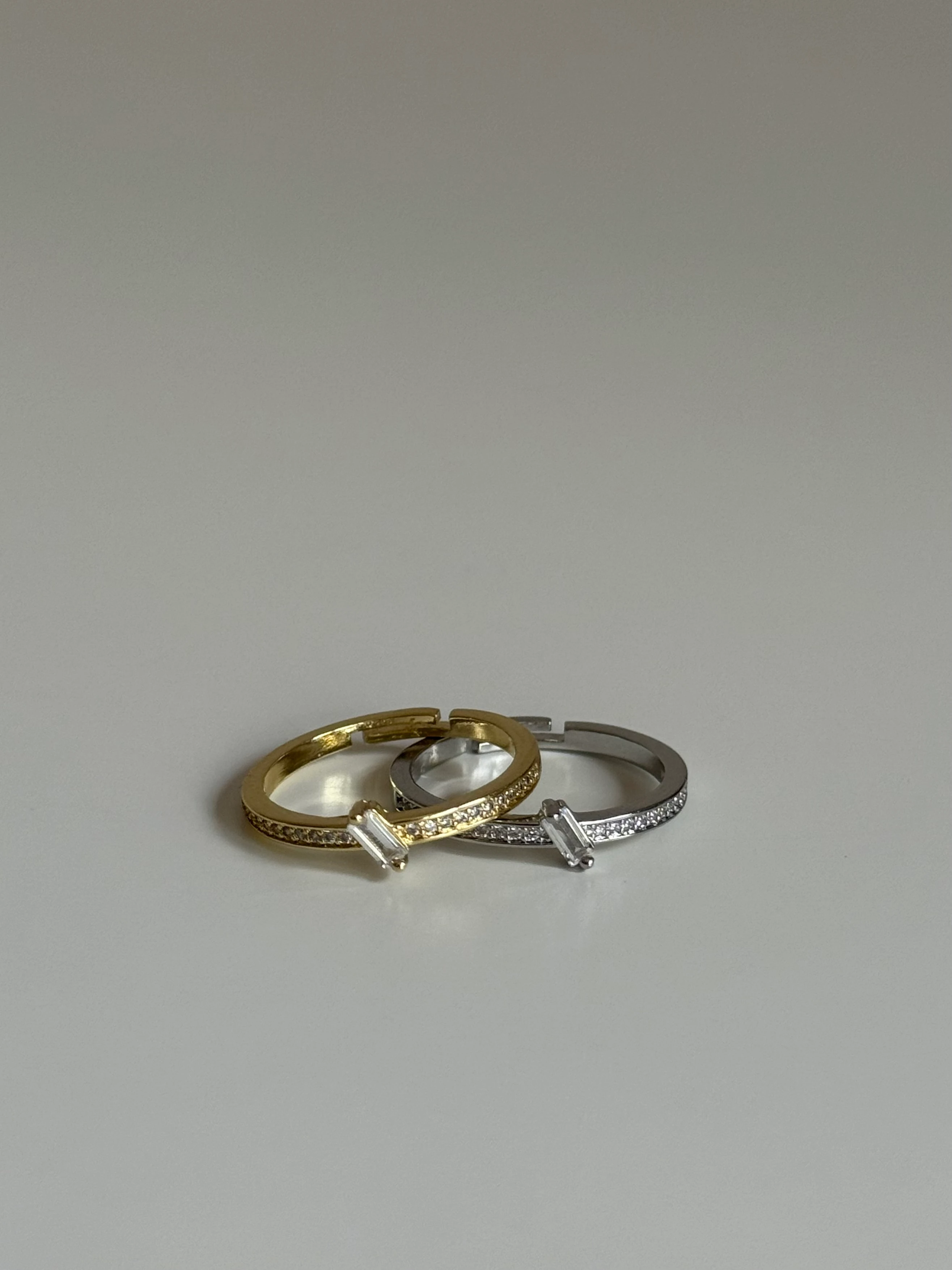 Çapraz Taş Detaylı Kadın Yüzük