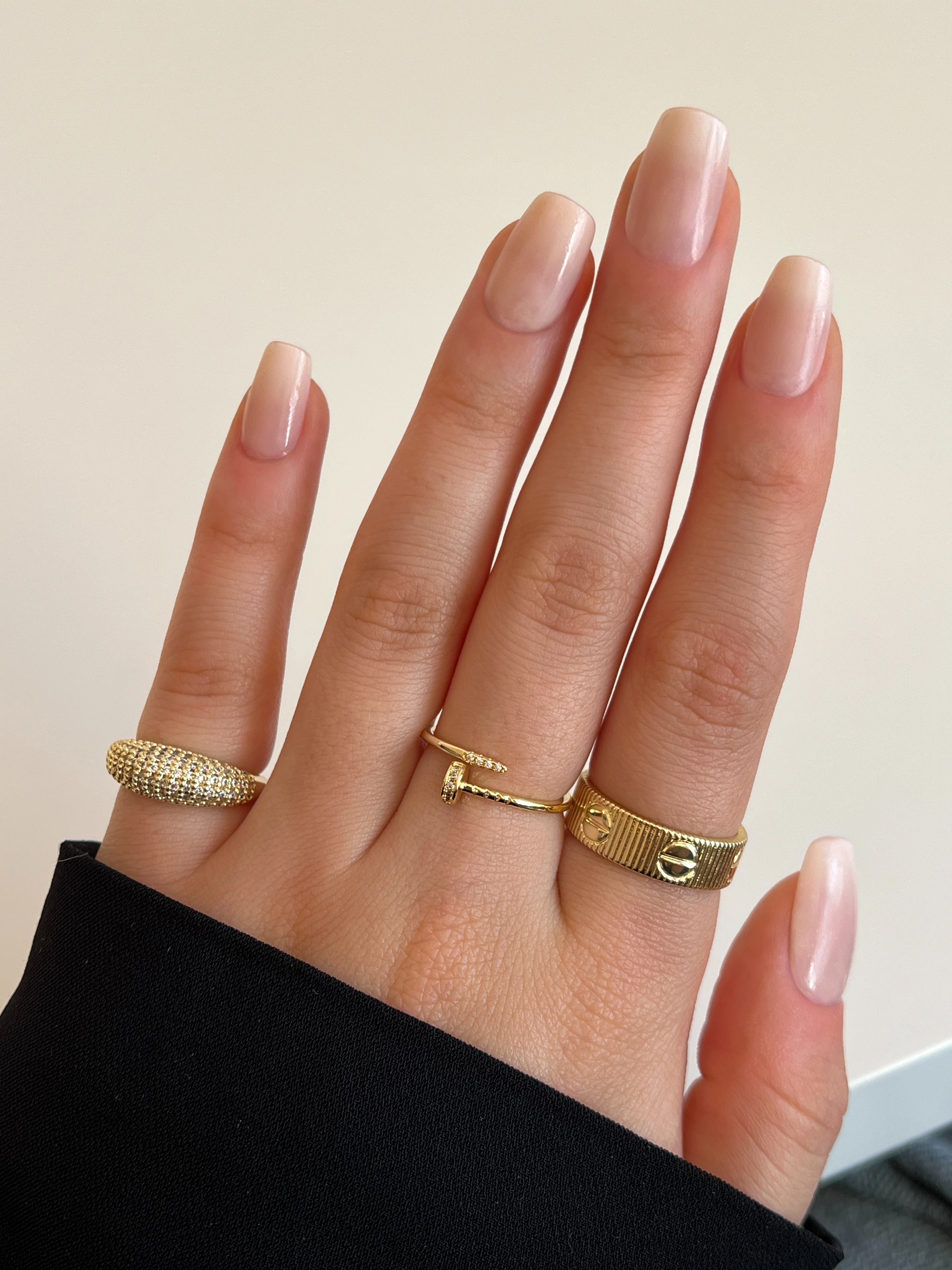 Zirkon Taş Detaylı Yuvarlak Çivi Kadın Yüzük