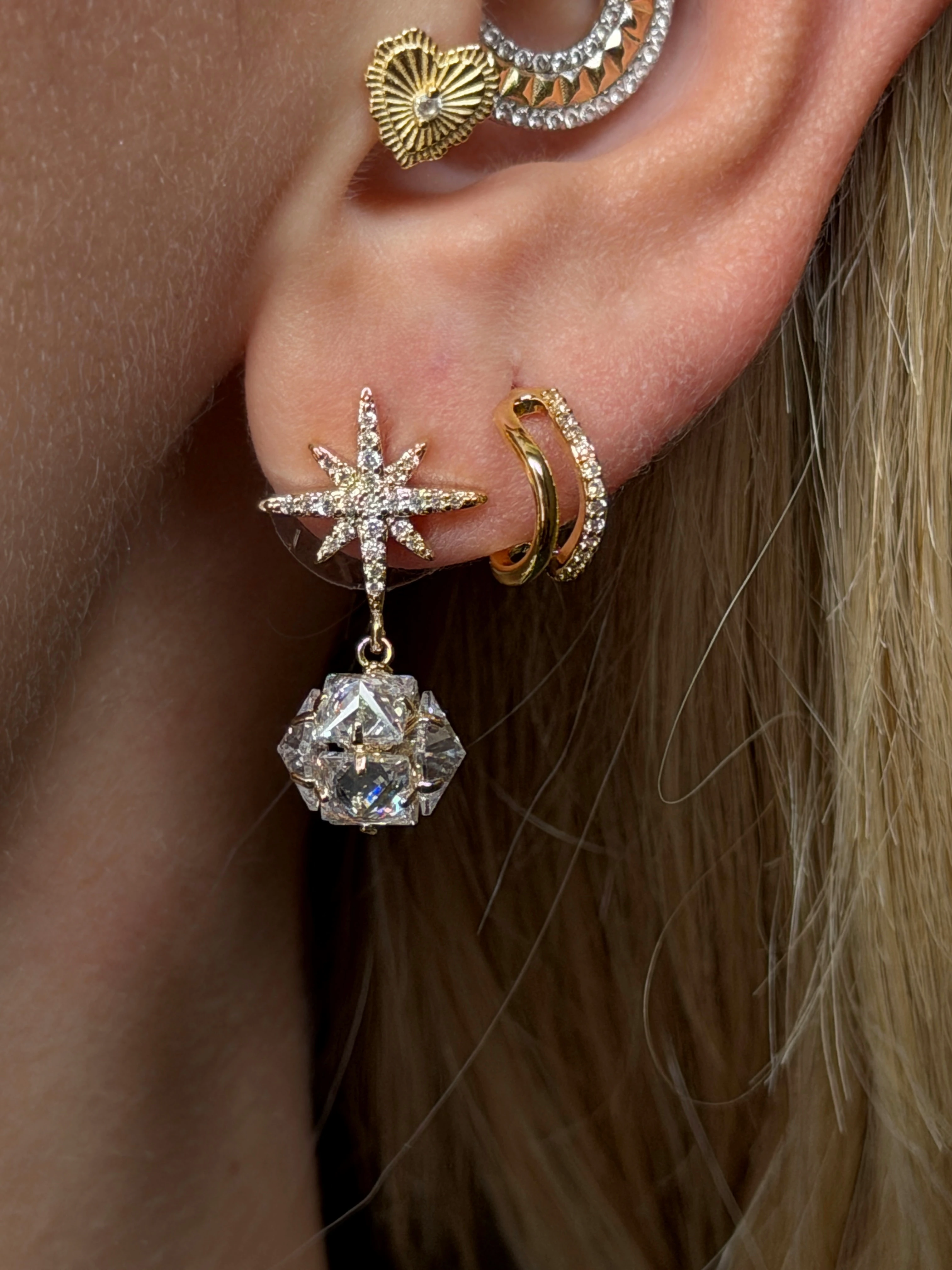 Gold Rengi İki Sıra Minimal Kadın Küpe