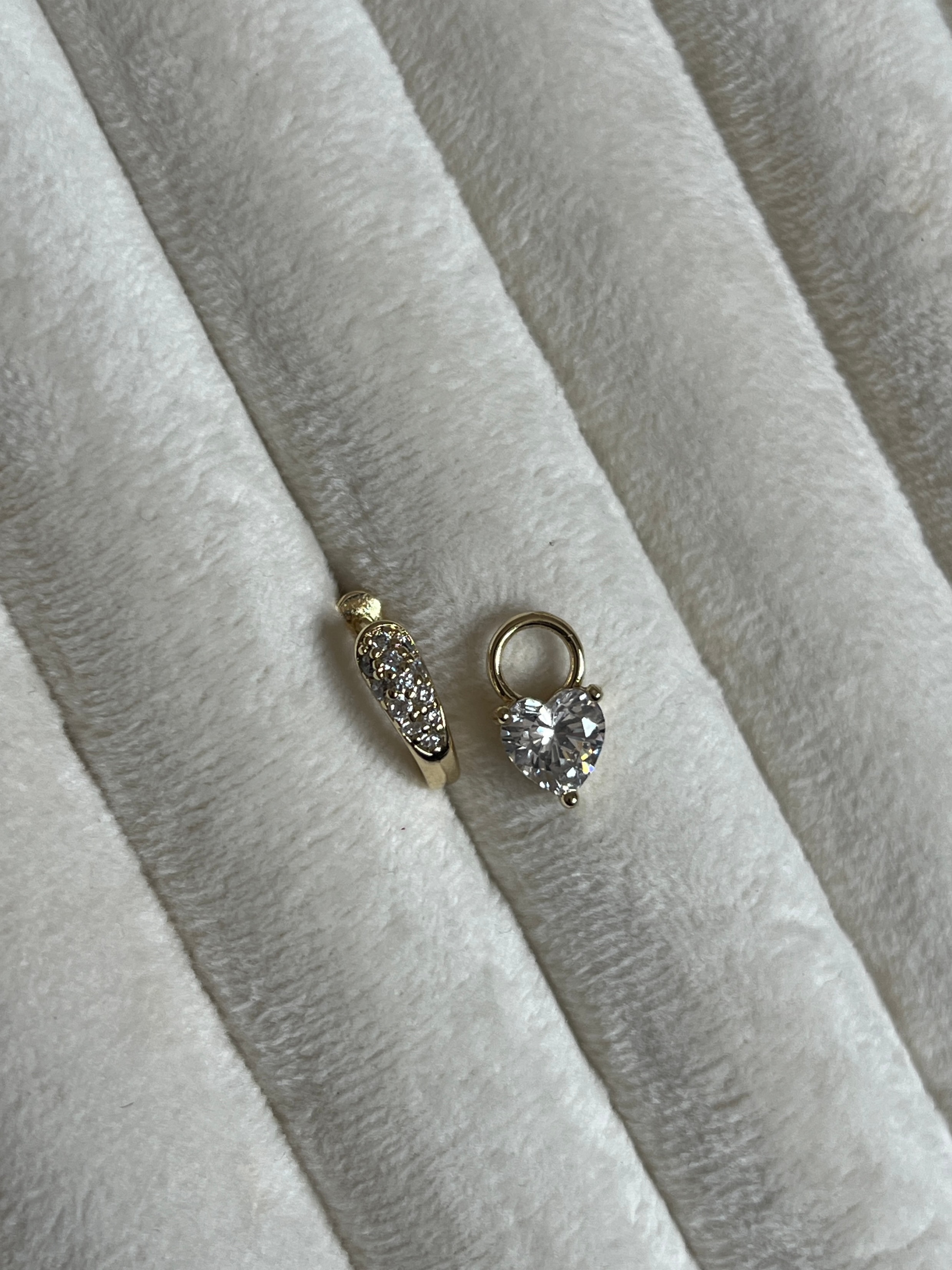 Gold Rengi Zirkon Taş Detaylı Kalp Taş Sallantılı Xupıng Kadın Küpe