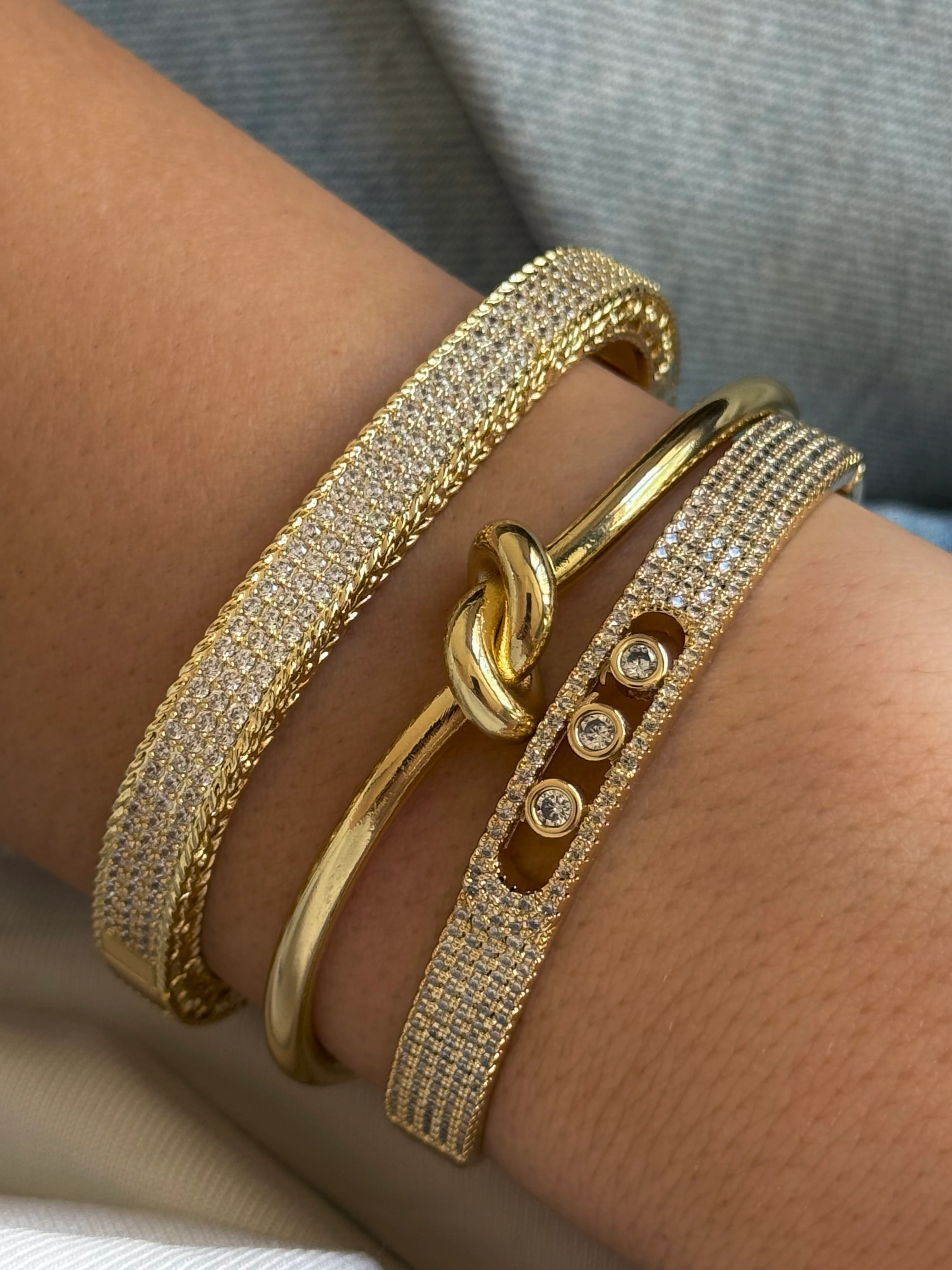 Zirkon Taşlı Kelepçe Bileklik