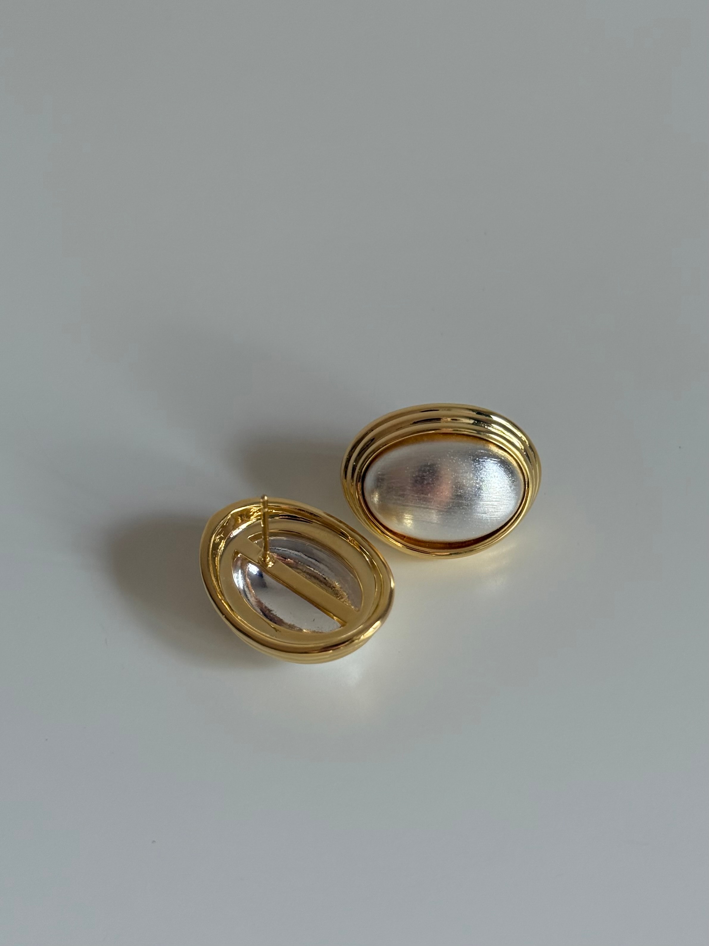 Gold Rengi Gümüş Renk Taşlı Elips Kadın Küpe