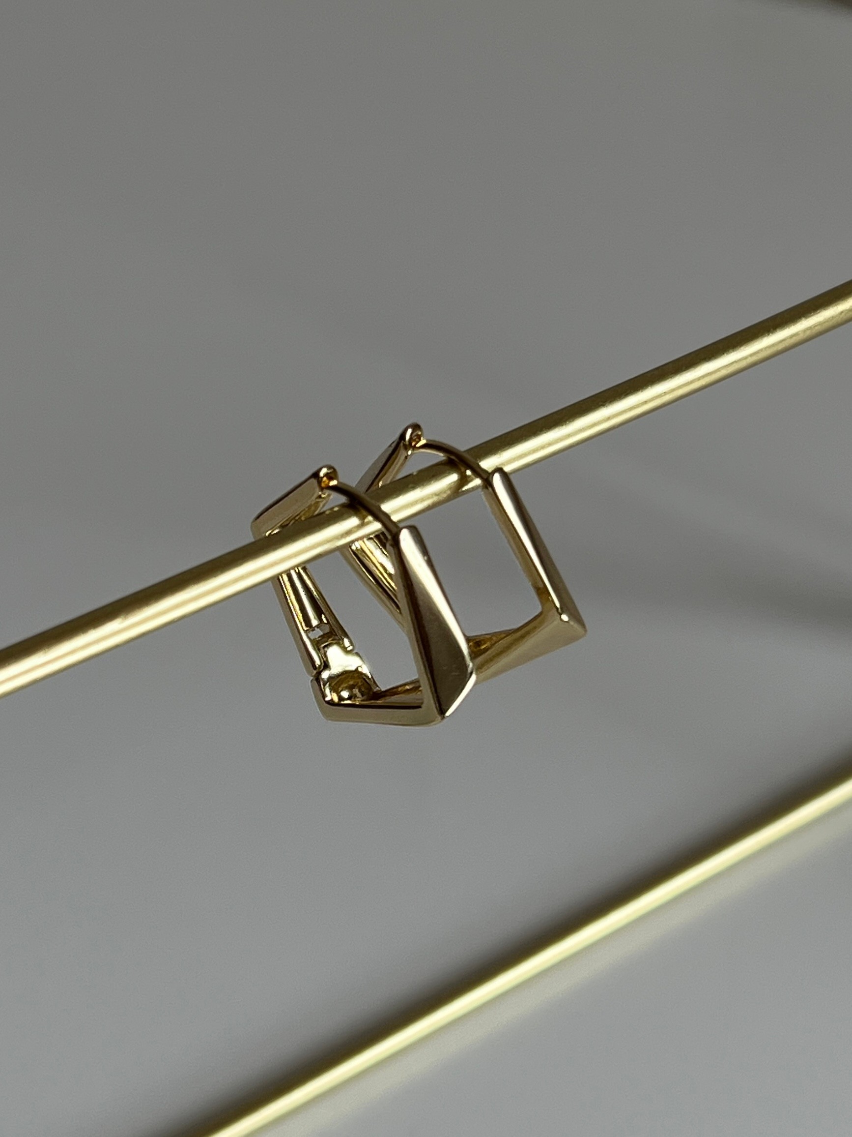 Gold Rengi Dörtgen Model Xupıng Kadın Küpe
