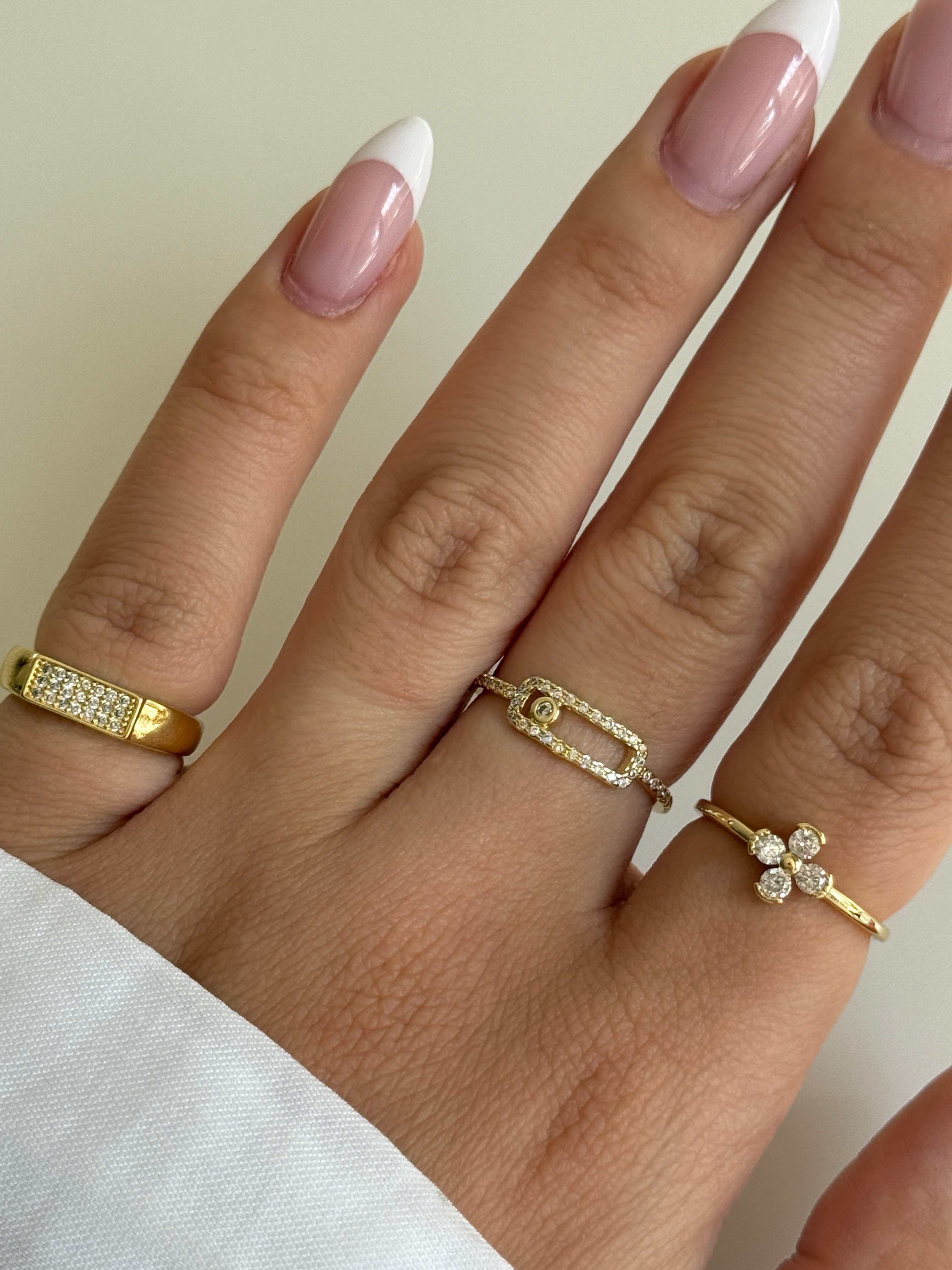 Gold Rengi Zirkon Taşlı Yonca Model Kadın Yüzük
