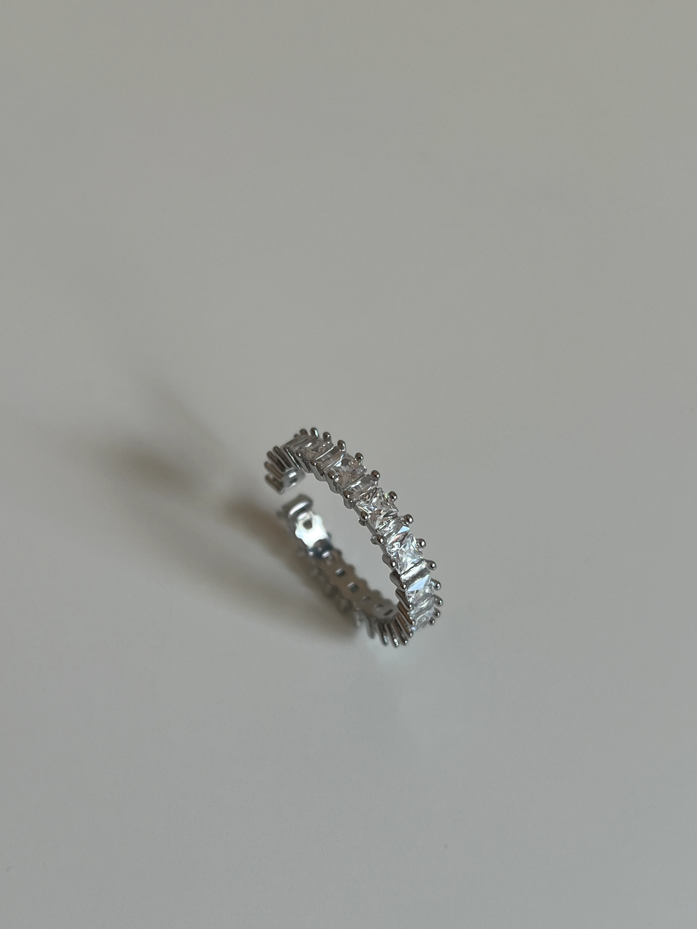 Baget Ve Kare Taşlı Kadın Yüzük