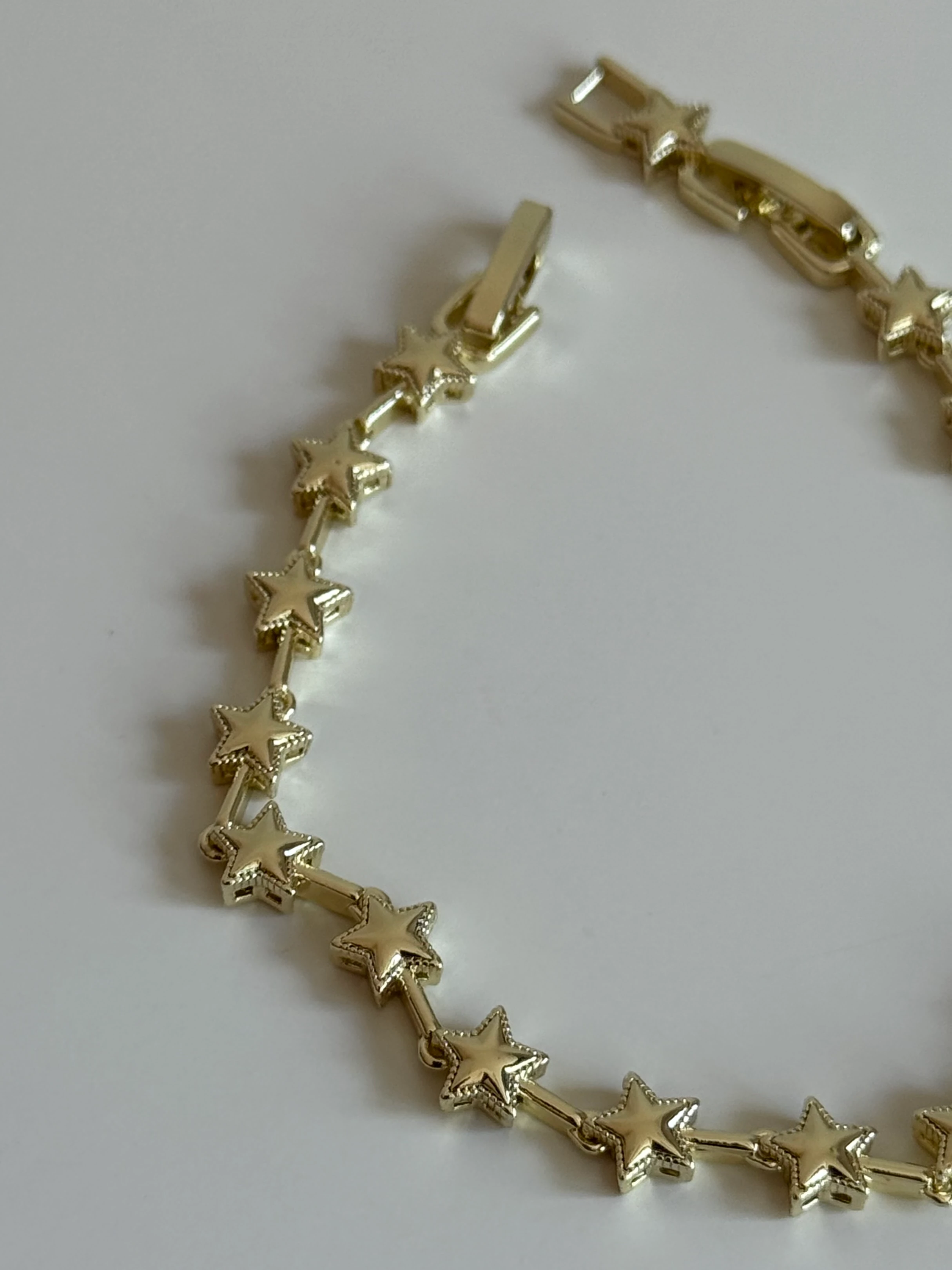 Gold Rengi Sıralı Yıldız Model Kadın Bileklik