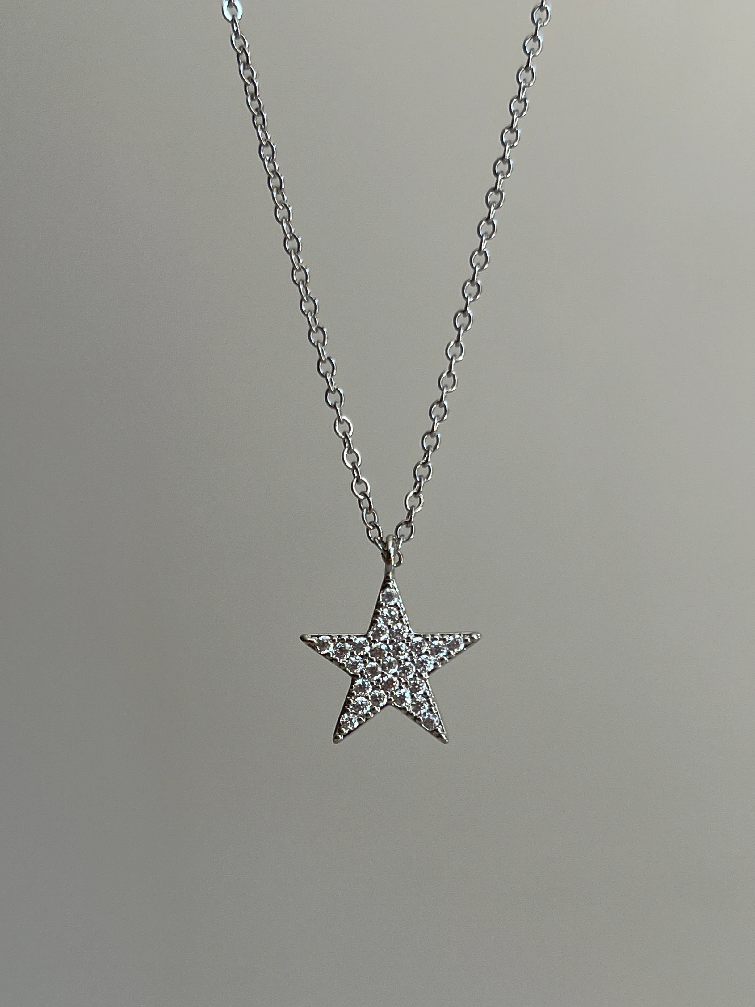 Zirkon Taşlı Yıldız Figürlü Kadın Kolye
