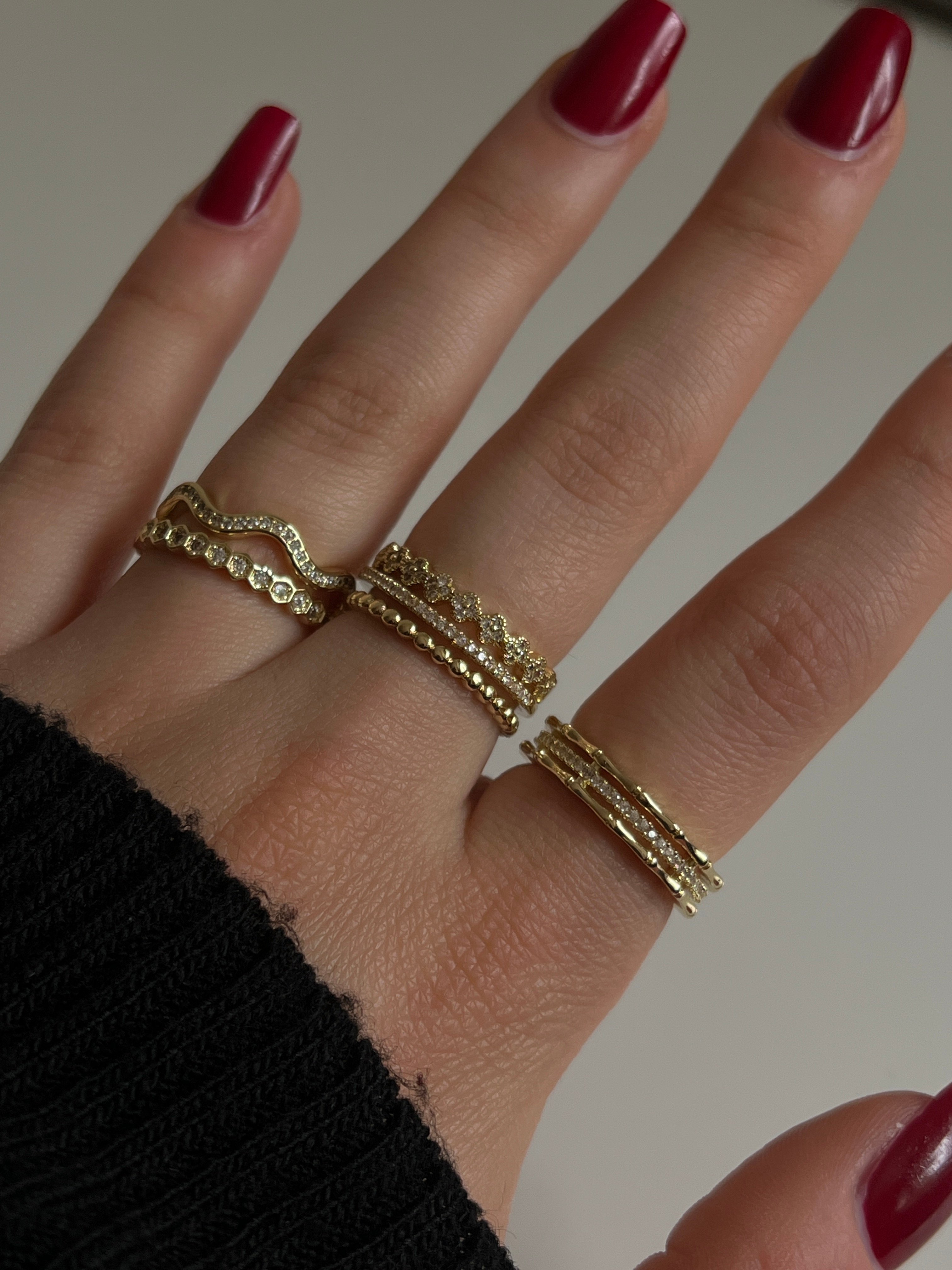 Gold Rengi Zirkon Taşlı Yonca Figürlü Kadın Yüzük