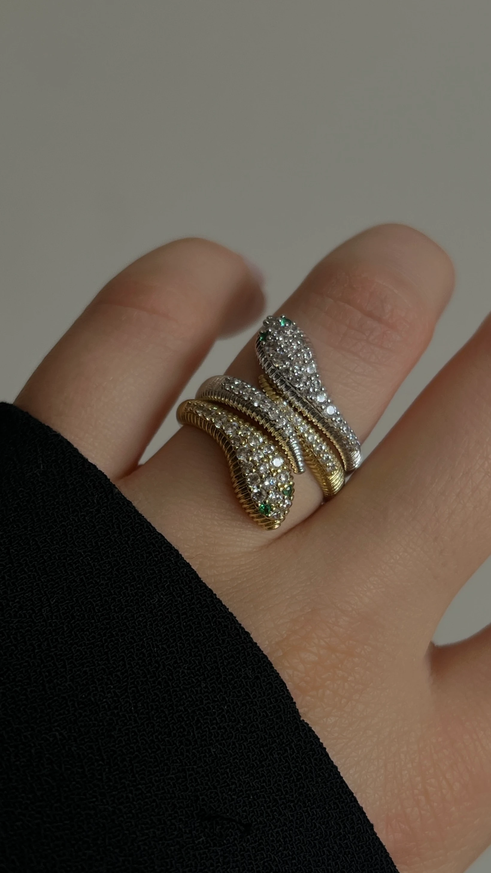 Zirkon Taşlı Yılan Model Xupıng Kadın Yüzük