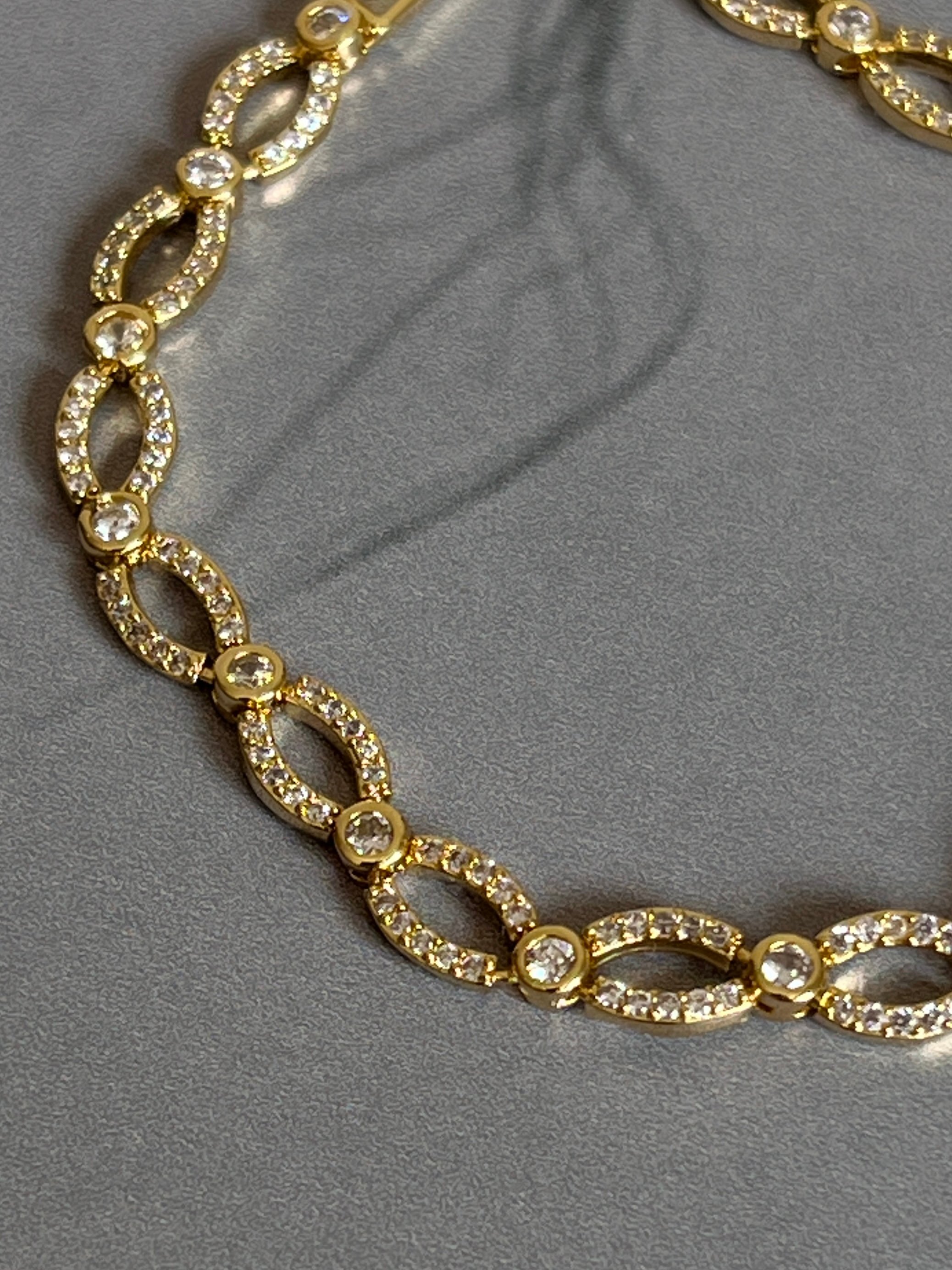 Gold Rengi Zirkon Taşlı Sıralı Halka Kadın Bileklik