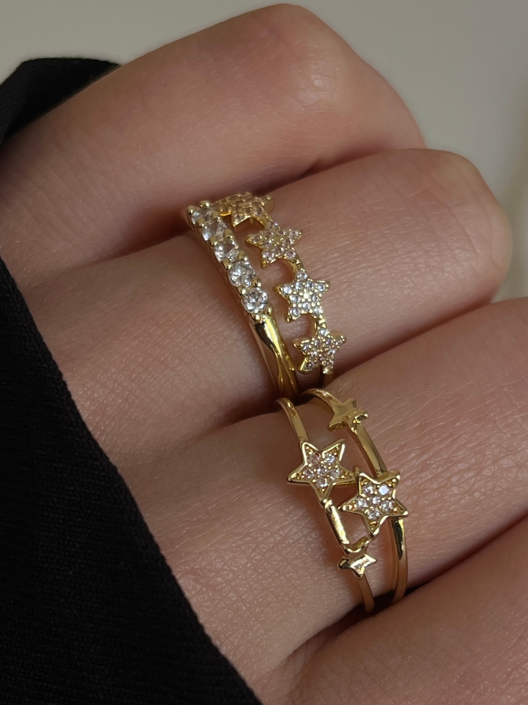 Gold Rengi Sıralı Yıldız Model Kadın Yüzük