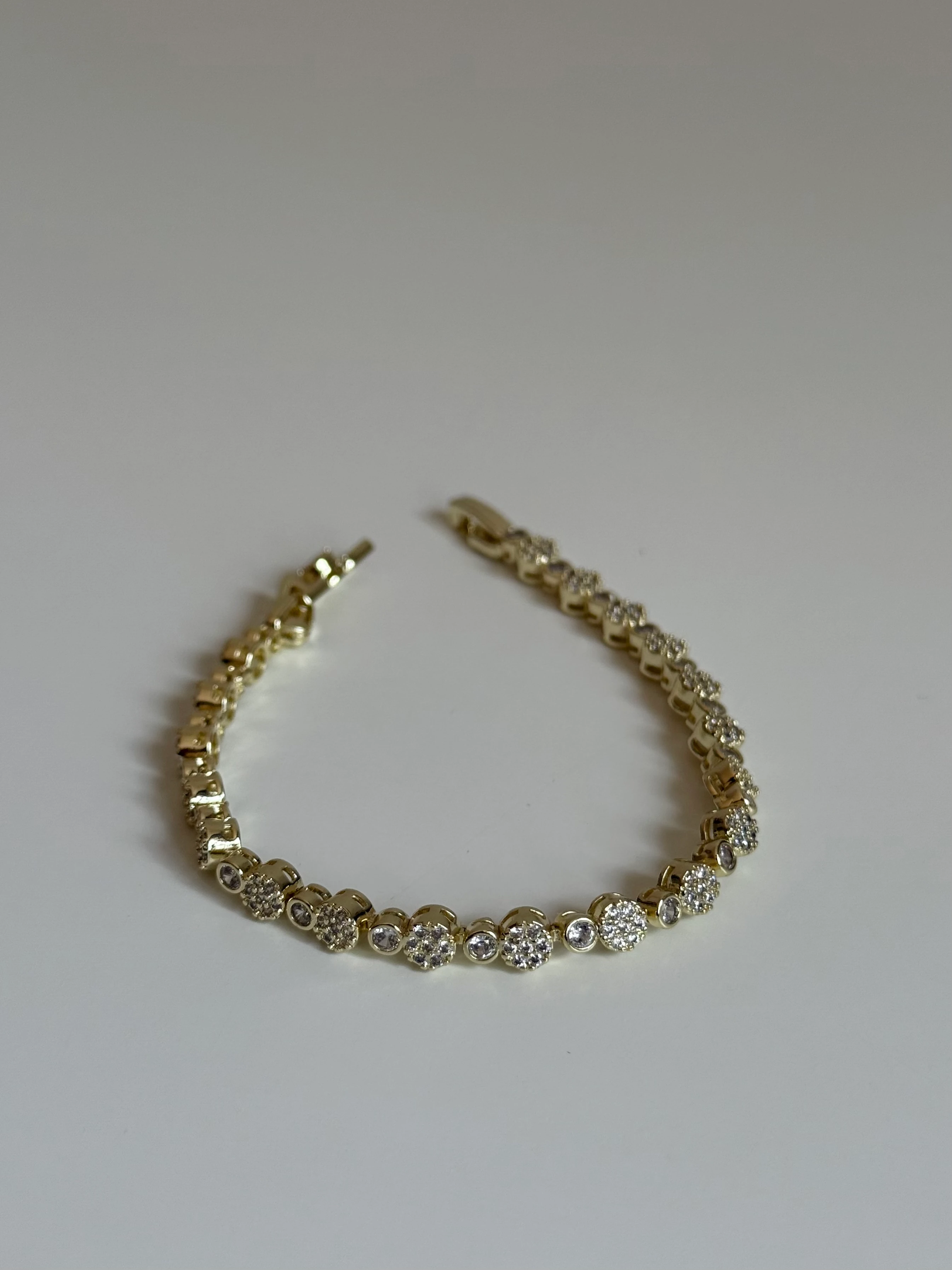 Yuvarlak Detay Kadın Bileklik