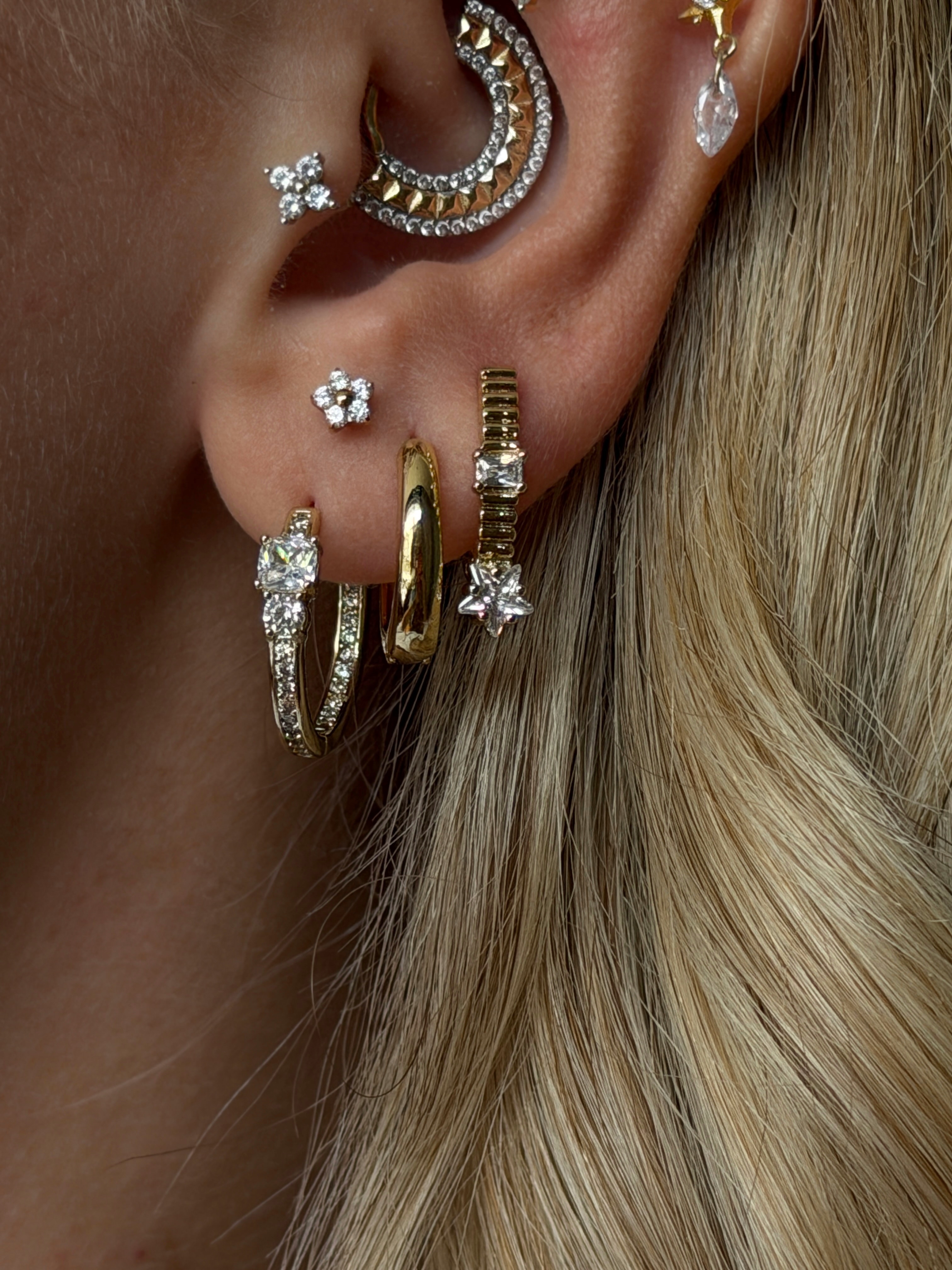 Gold Rengi Kadın Xupıng Küpe