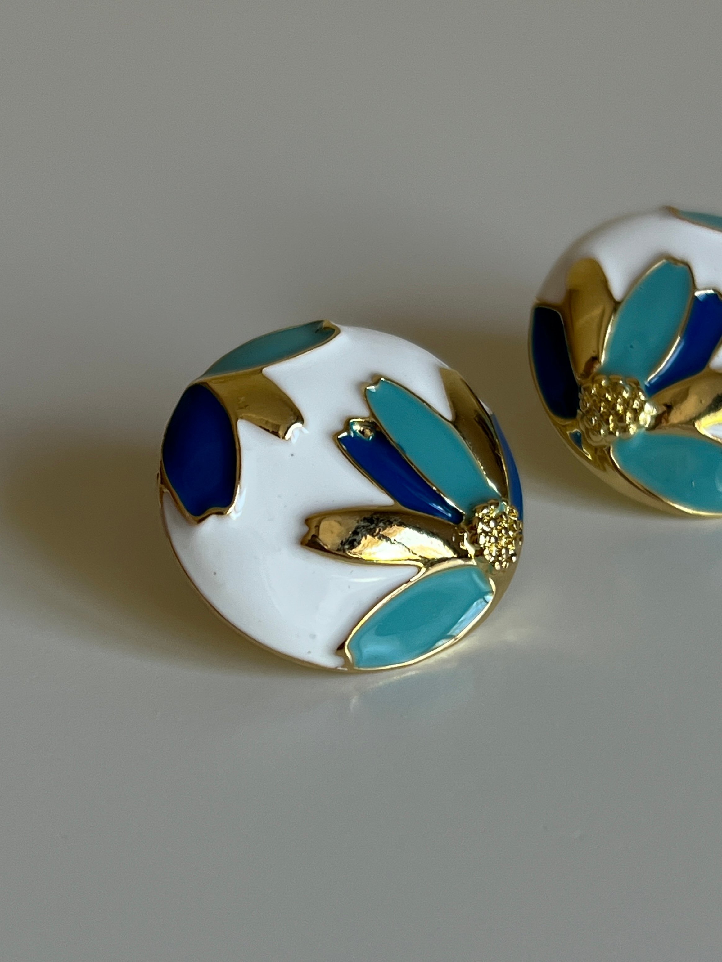 Gold Rengi Renkli Çiçek Desenli Yuvarlak Model Kadın Küpe
