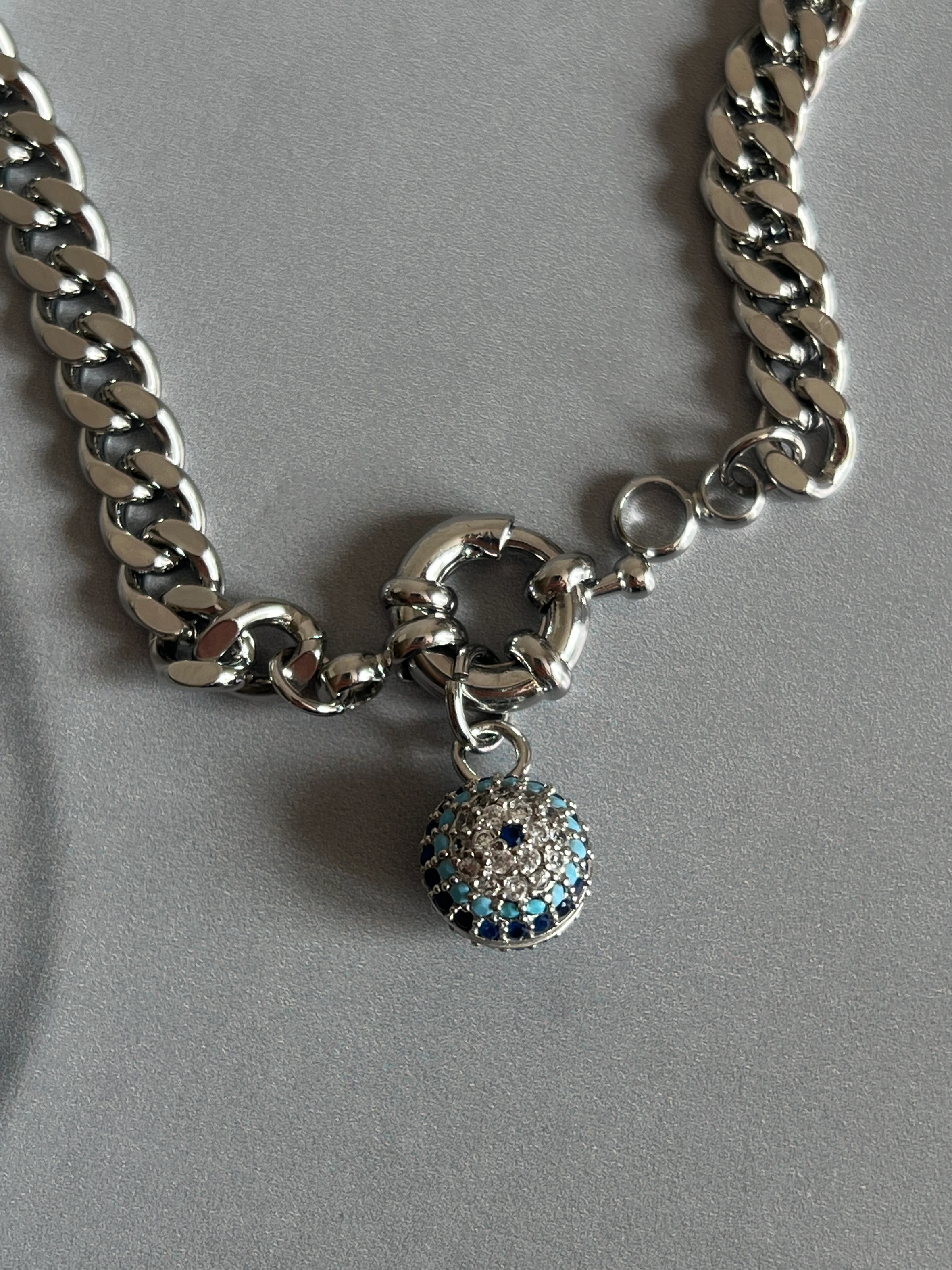 Zirkon Taş Detaylı Nazar Boncuğu Sallantılı Zincir Kadın Bileklik