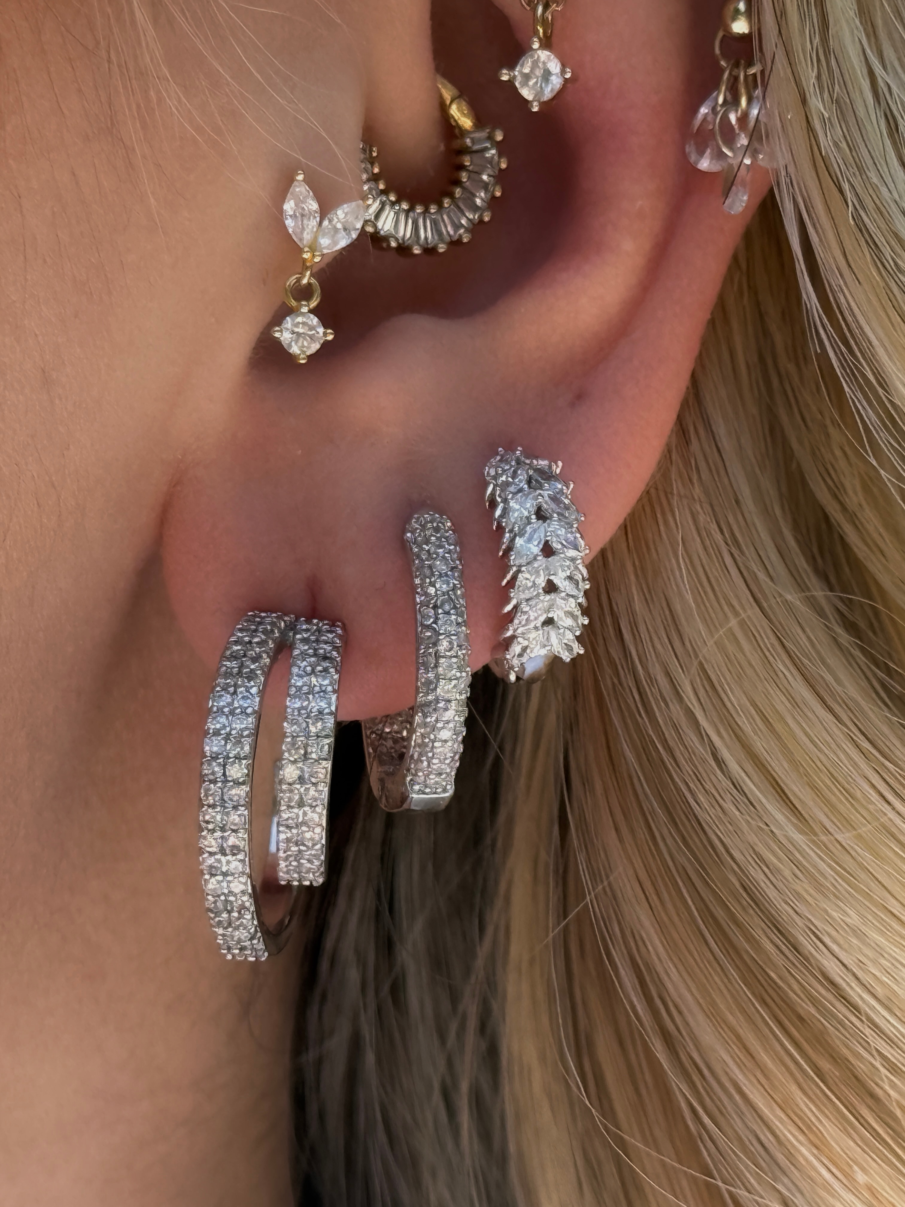 Zirkon Taşlı İkili Halka Kadın Küpe