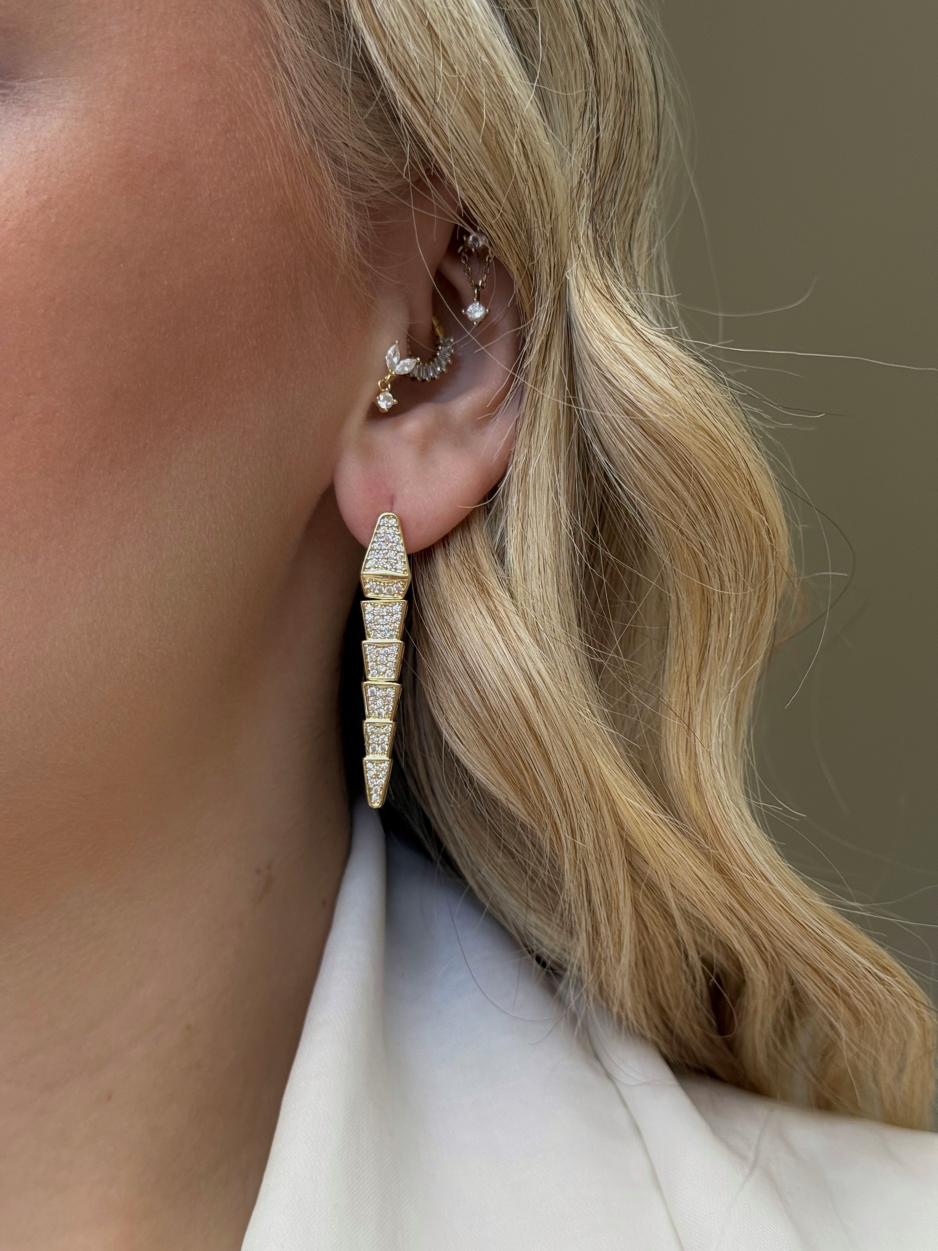 Gold Rengi Zirkon Taşlı Yılan Model Kadın Küpe