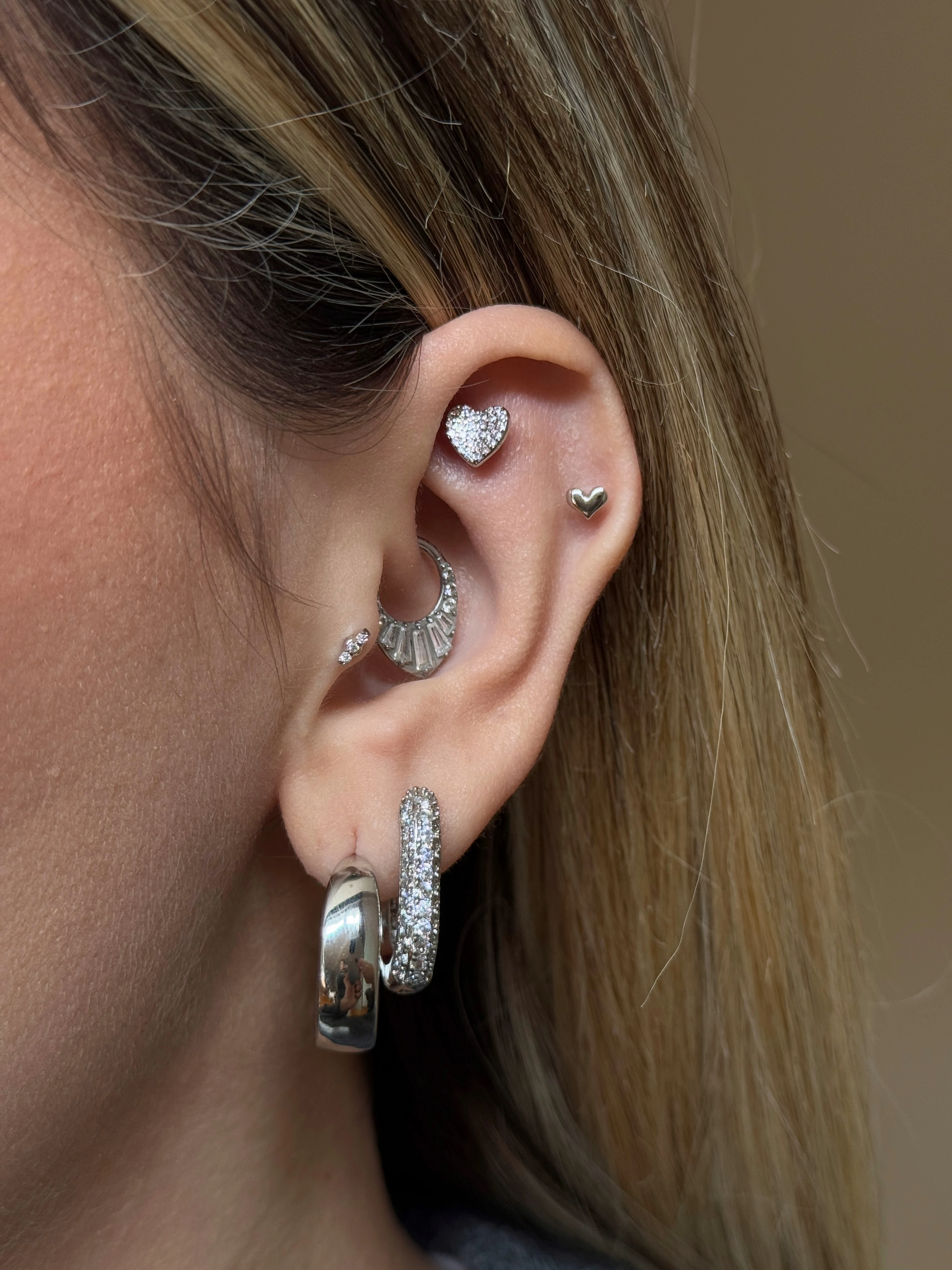 Zirkon Taşlı Kalp Figürlü Kadın Piercing