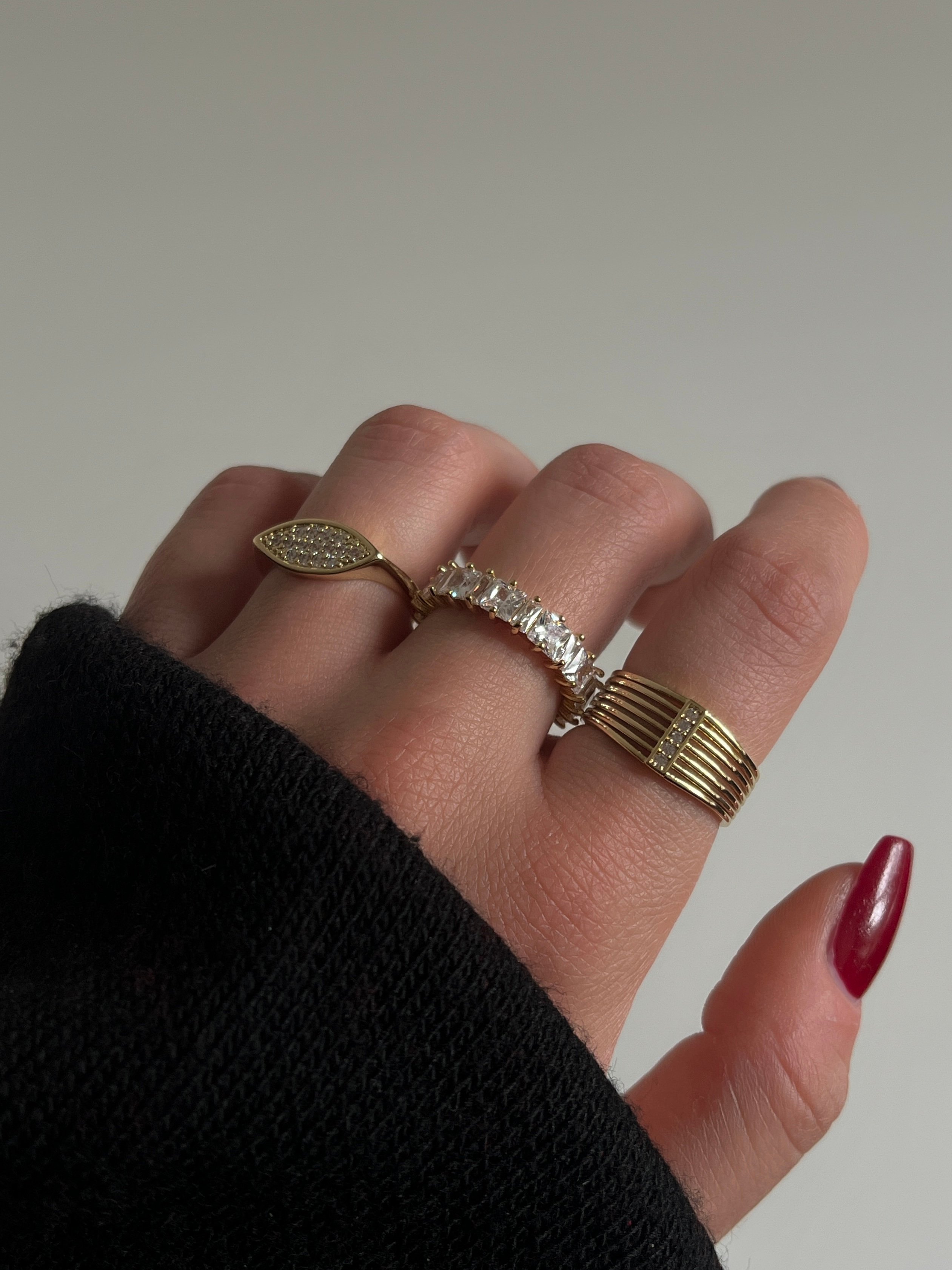 Gold Rengi Zirkon Taşlı Kadın Yüzük