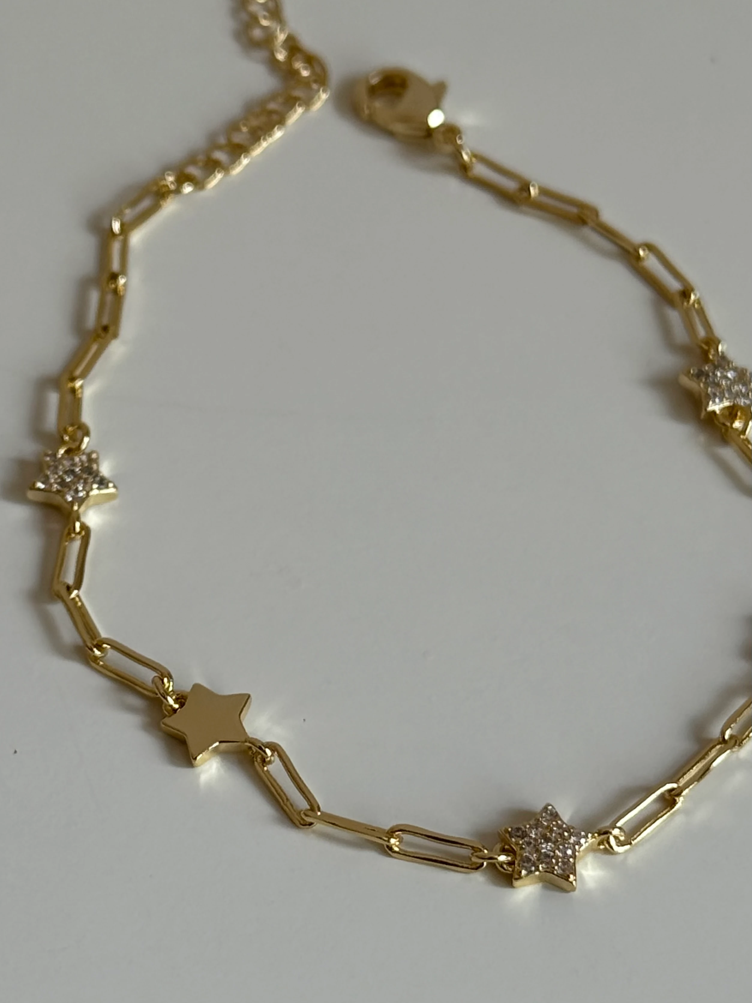 Gold Rengi Yıldız Detay Zincir Kadın Bileklik