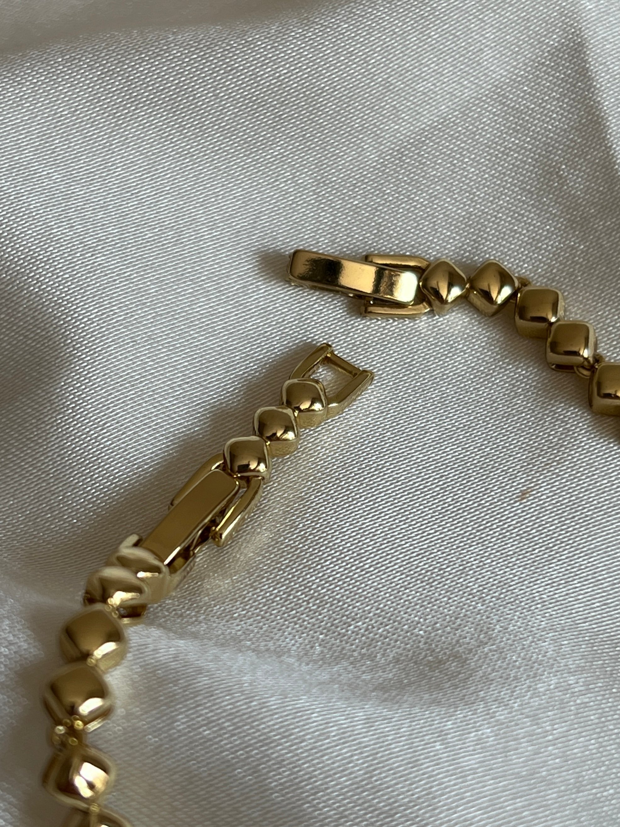 Gold Rengi Sıralı Yuvarlak Zirkon Taşlı Xupıng Kadın Bileklik