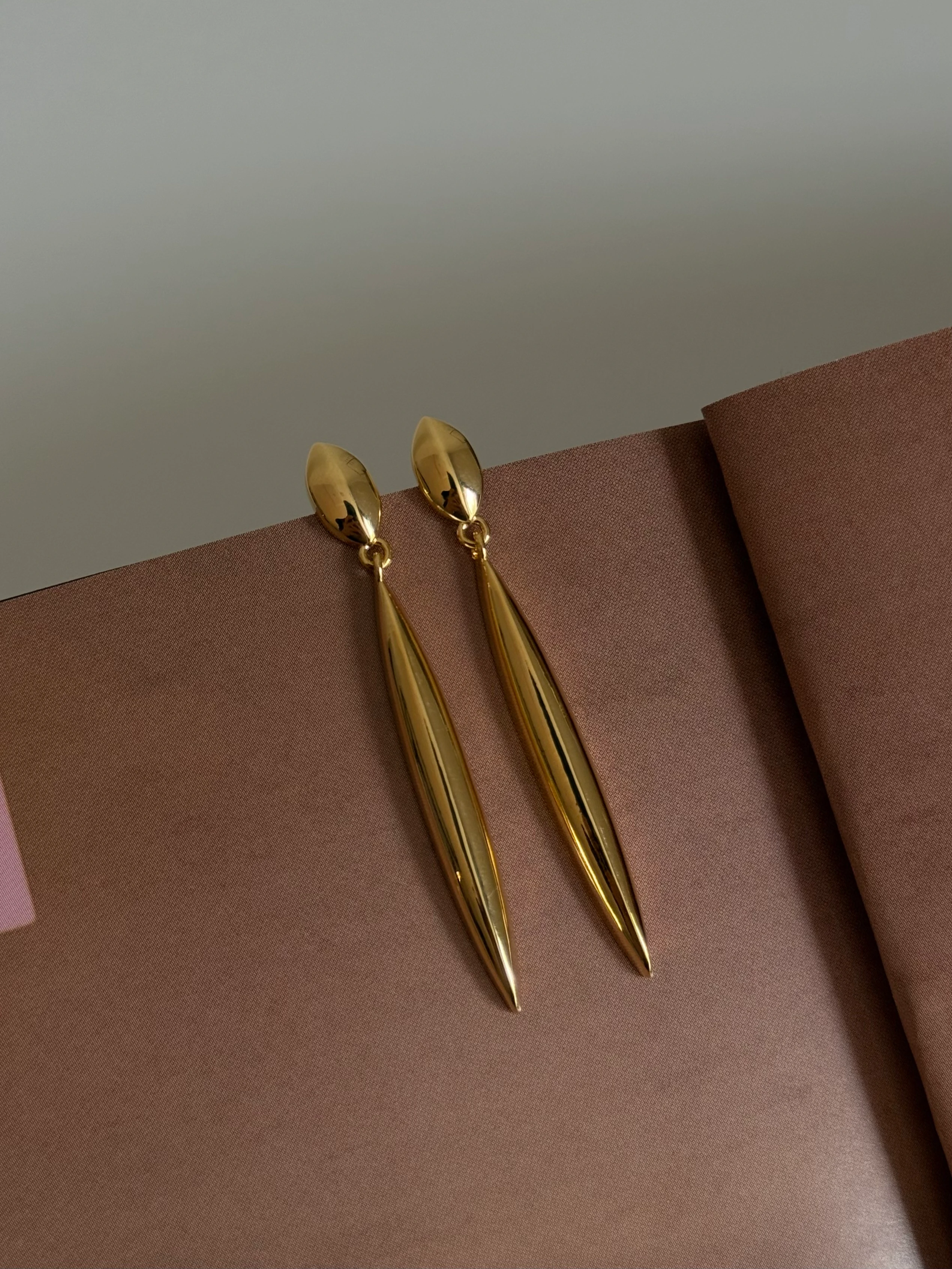 Gold Rengi Kadın Küpe