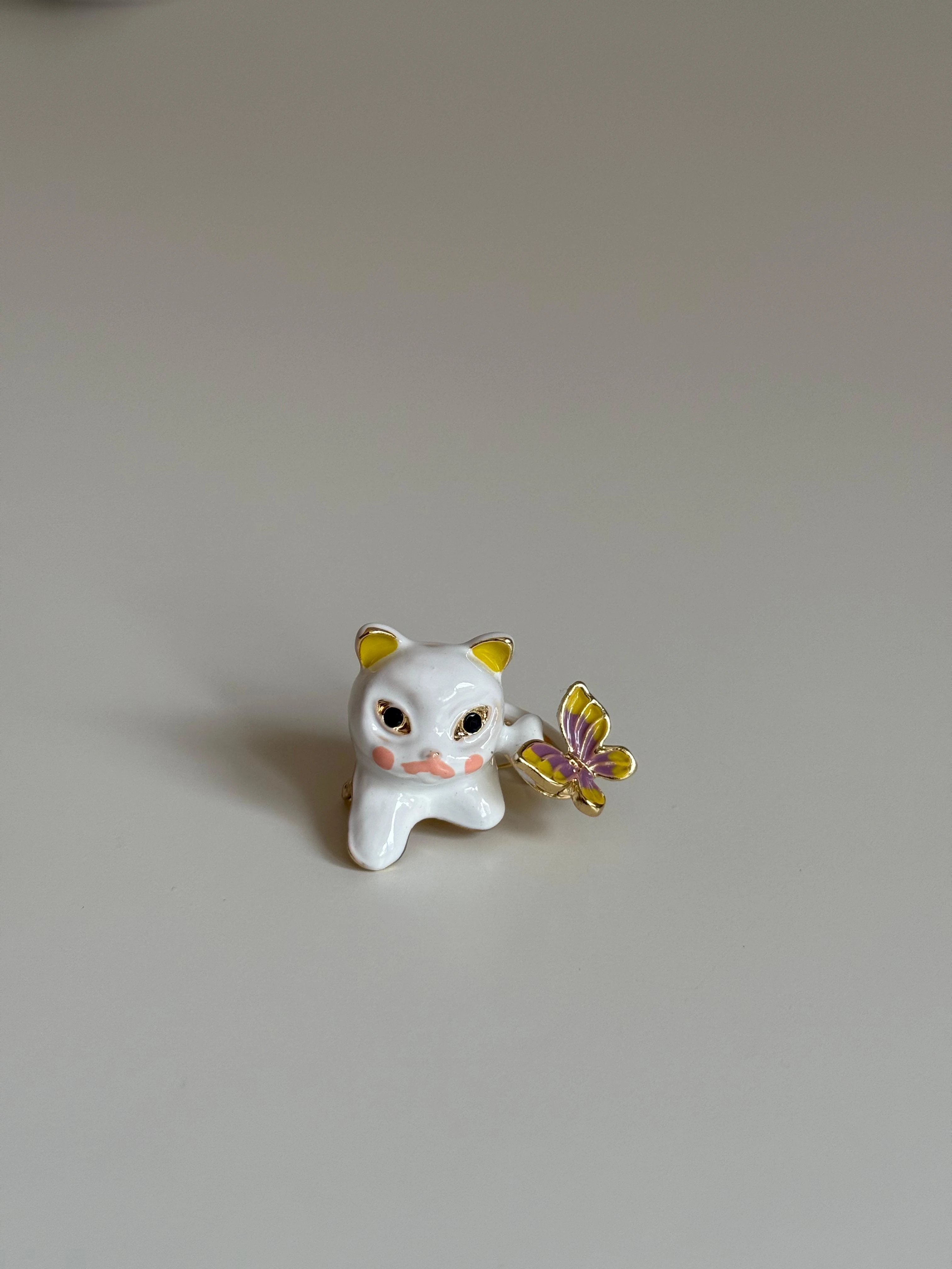 Kelebek Figürlü Kedi Broş