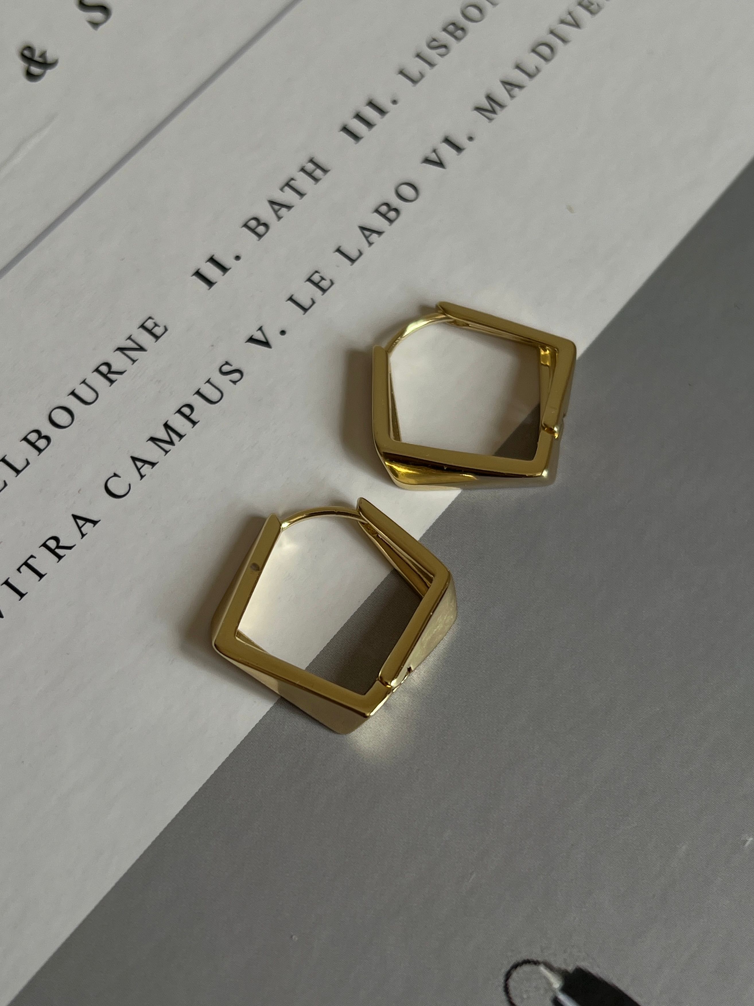 Gold Rengi Dörtgen Model Xupıng Kadın Küpe