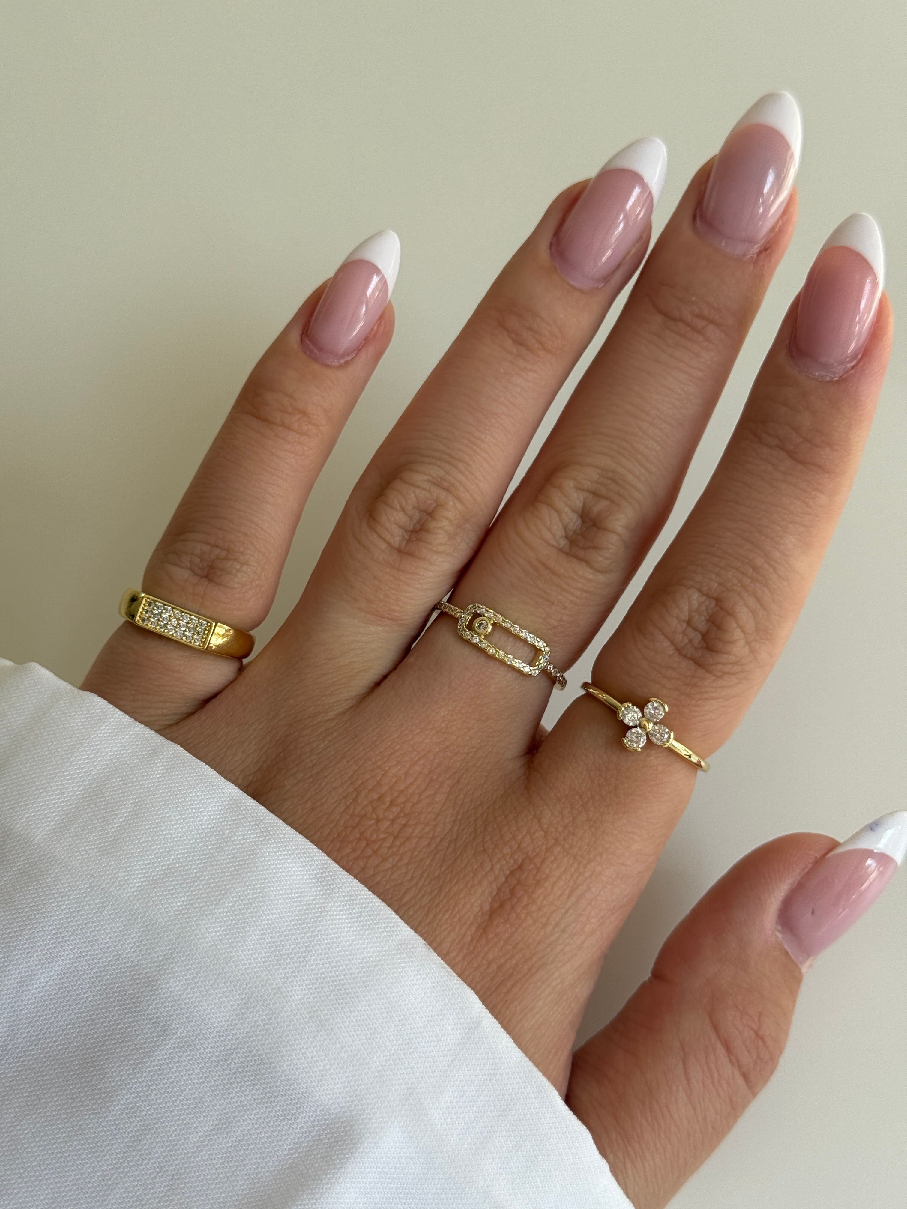 Gold Rengi Zirkon Taşlı Yonca Model Kadın Yüzük