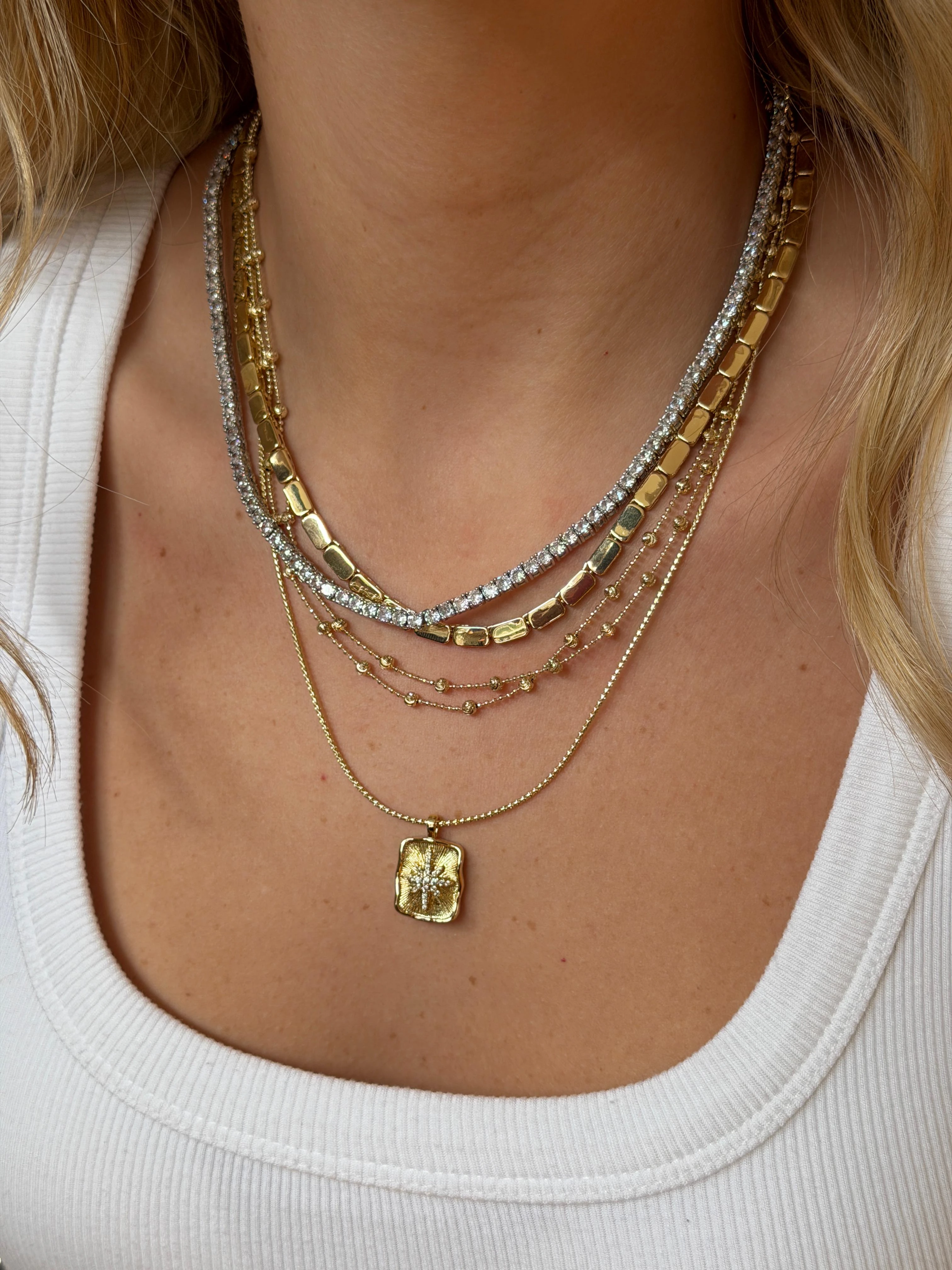 Gold Rengi Top Top Model Uzun Kadın Kolye