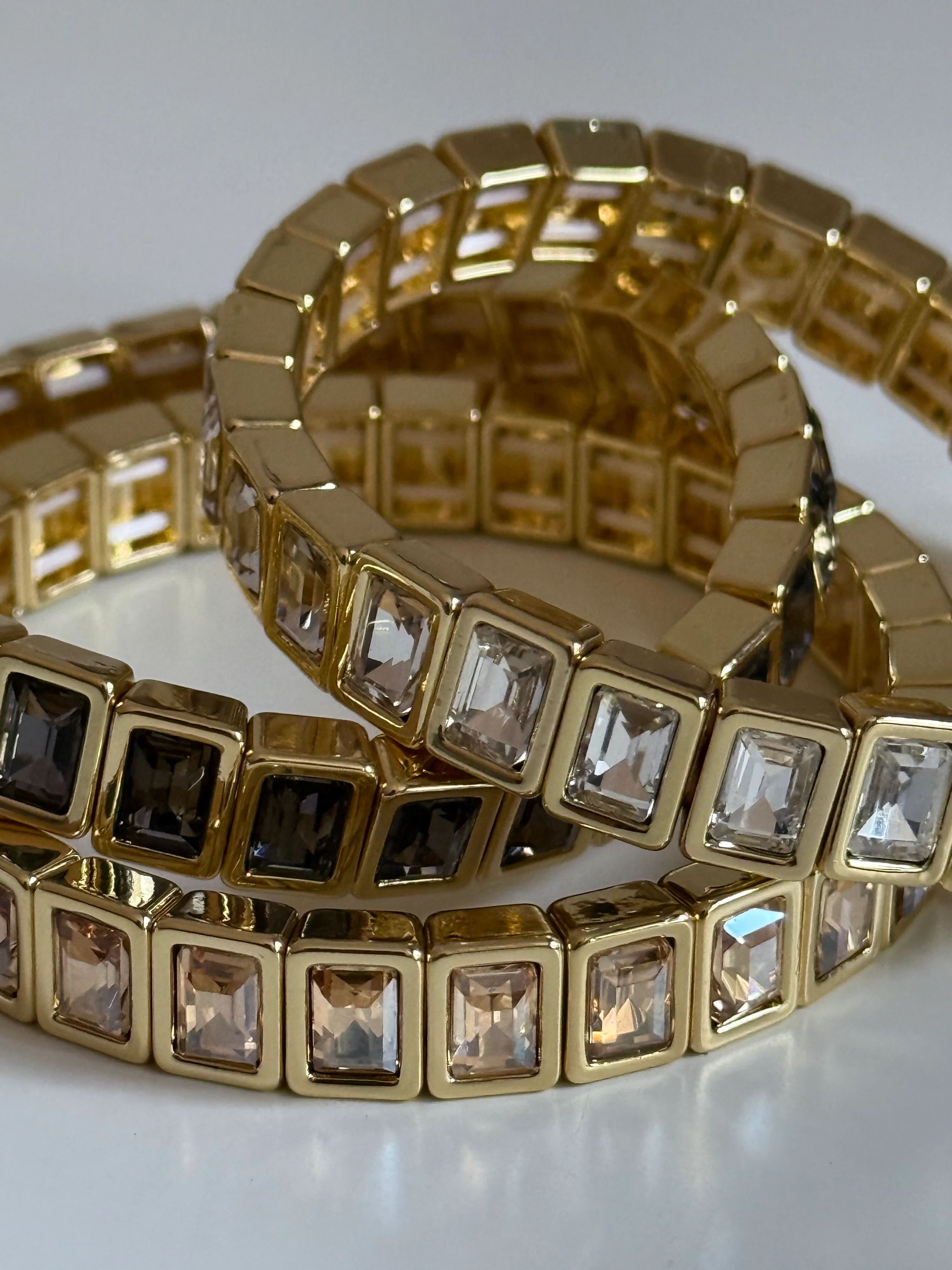 Gold Rengi Büyük Renkli Taşlı Kadın Bileklik