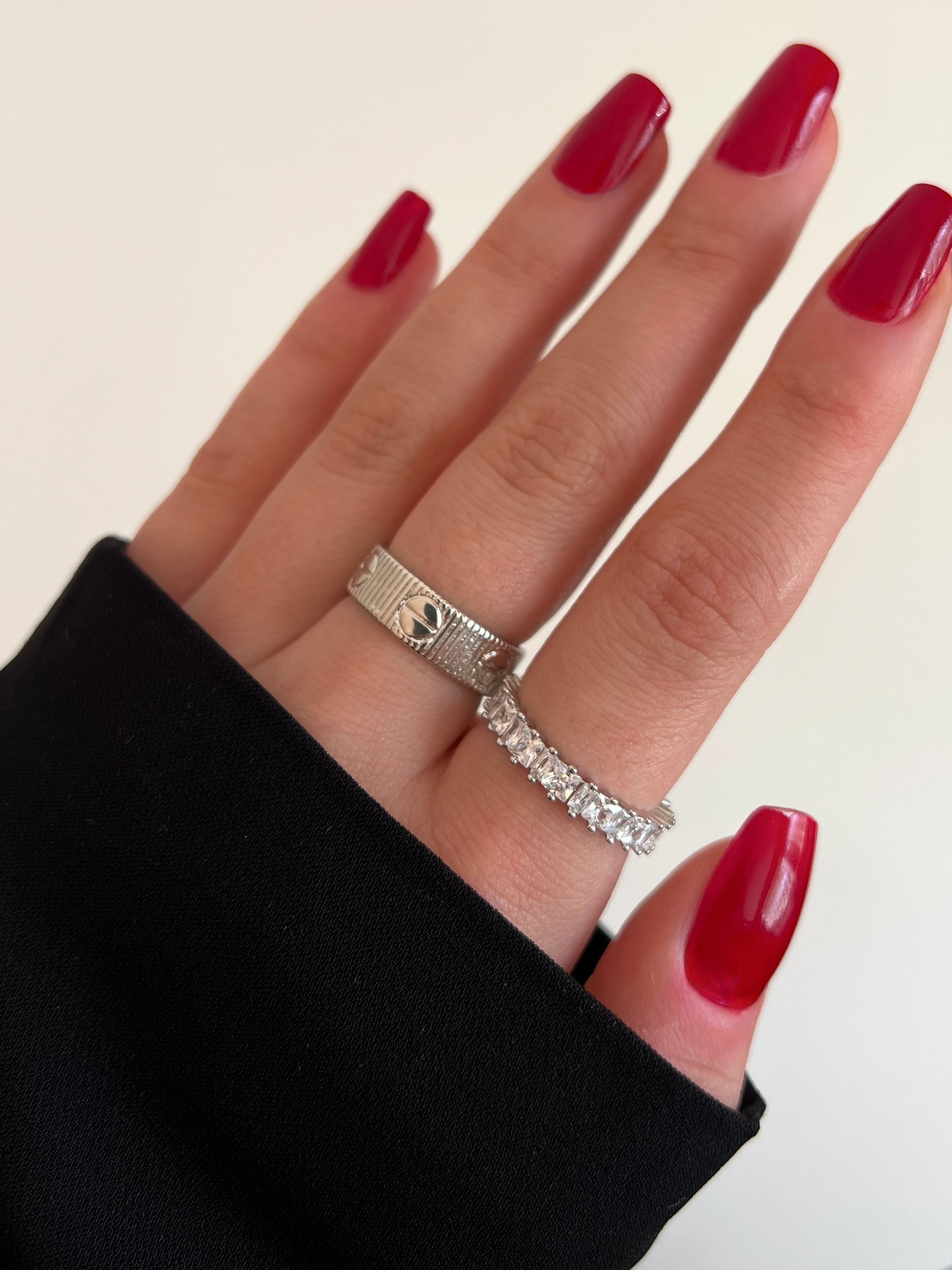 Baget Ve Kare Taşlı Kadın Yüzük