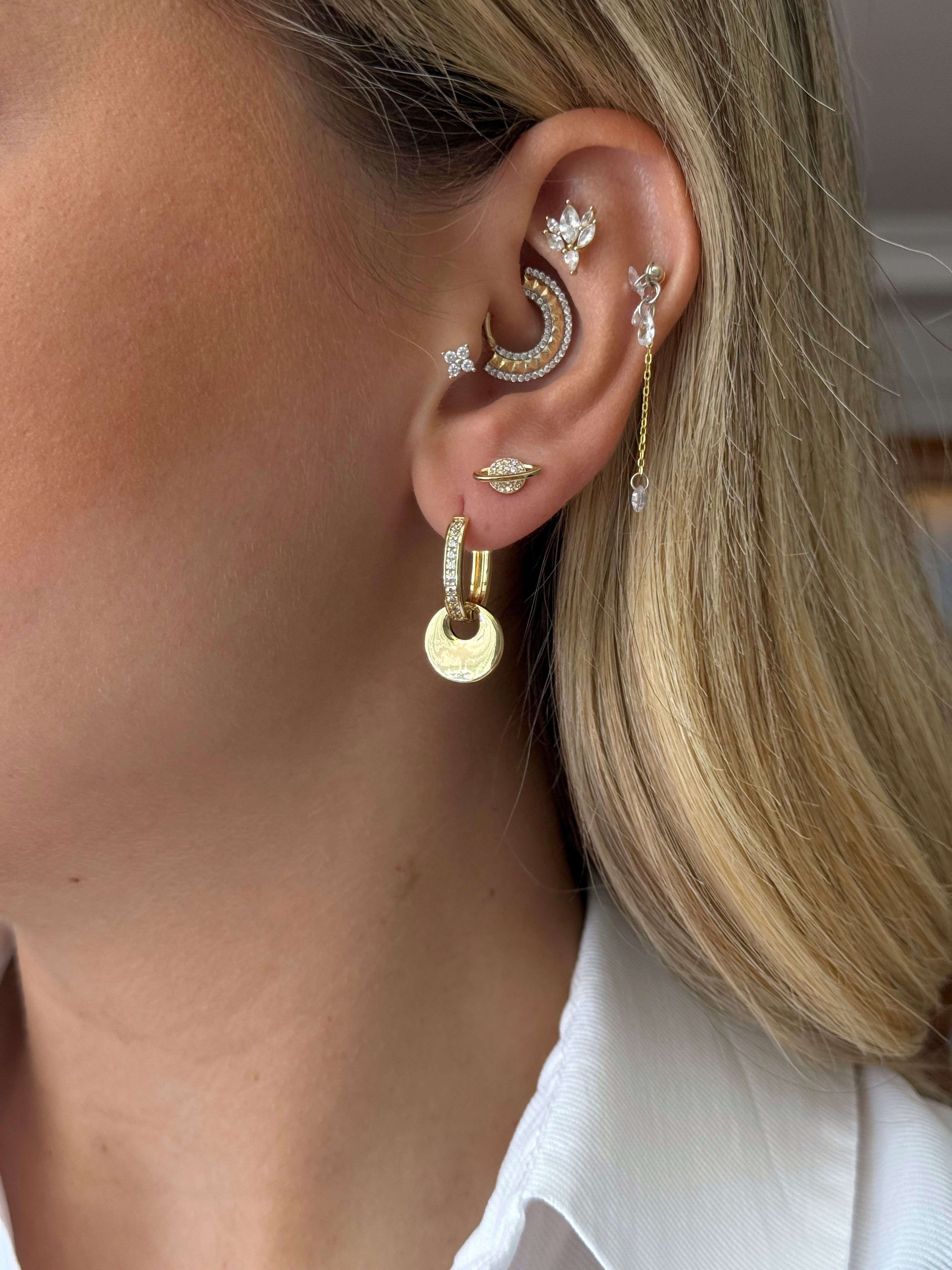 Gold Rengi Zirkon Taşlı Satürn Model Kadın Minimal Küpe
