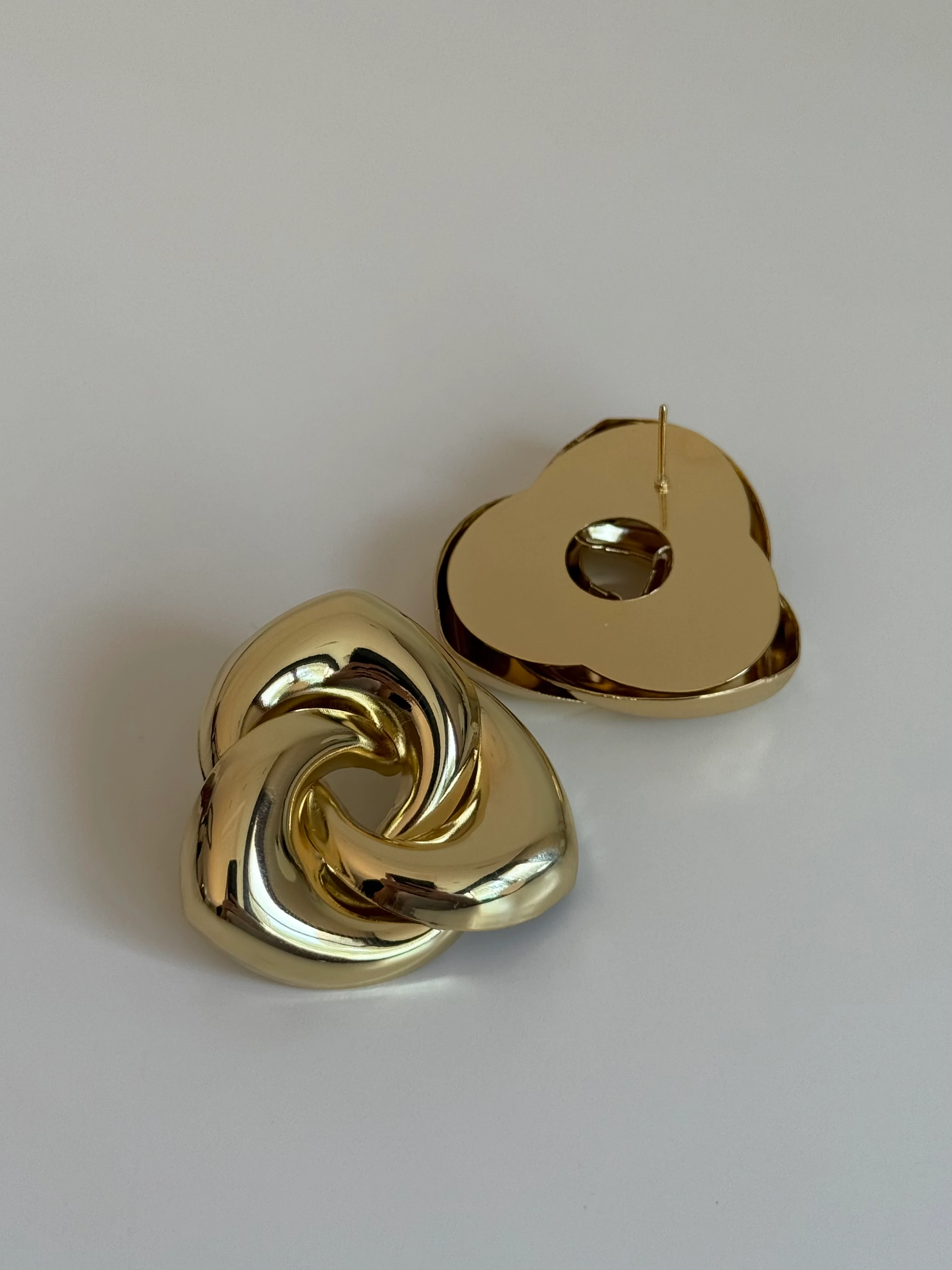 Üç Yapraklı Çiçek Model Kadın Küpe