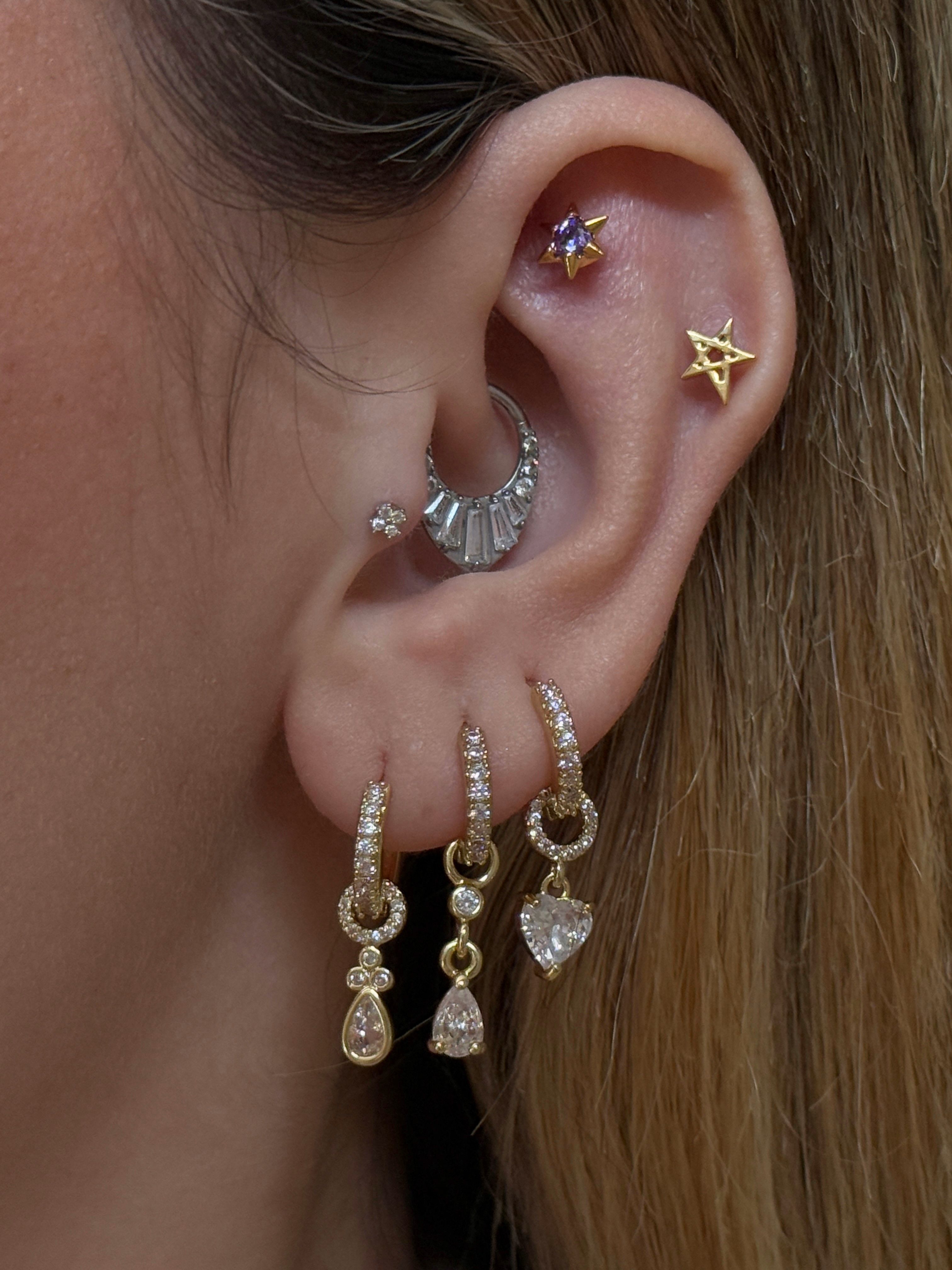Gold Rengi Mor Zirkon Taşlı Kalp Figürlü Çivili Model Kadın Piercing