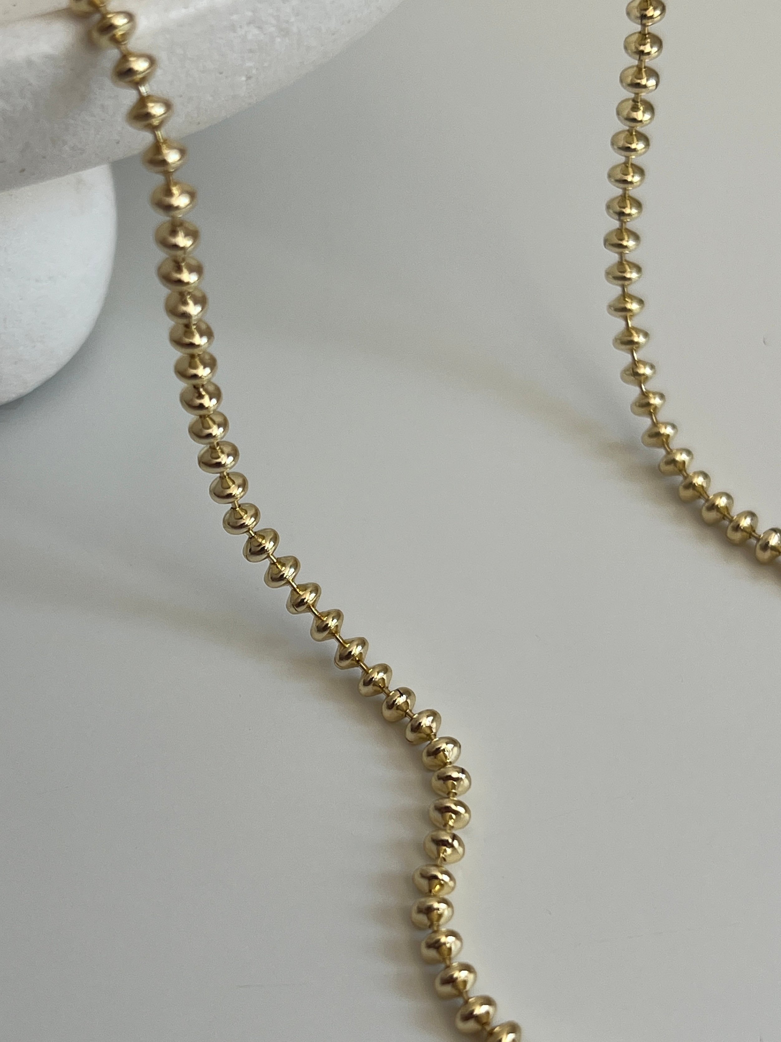 Gold Rengi Sıralı Yuvarlak Model Kadın Kolye