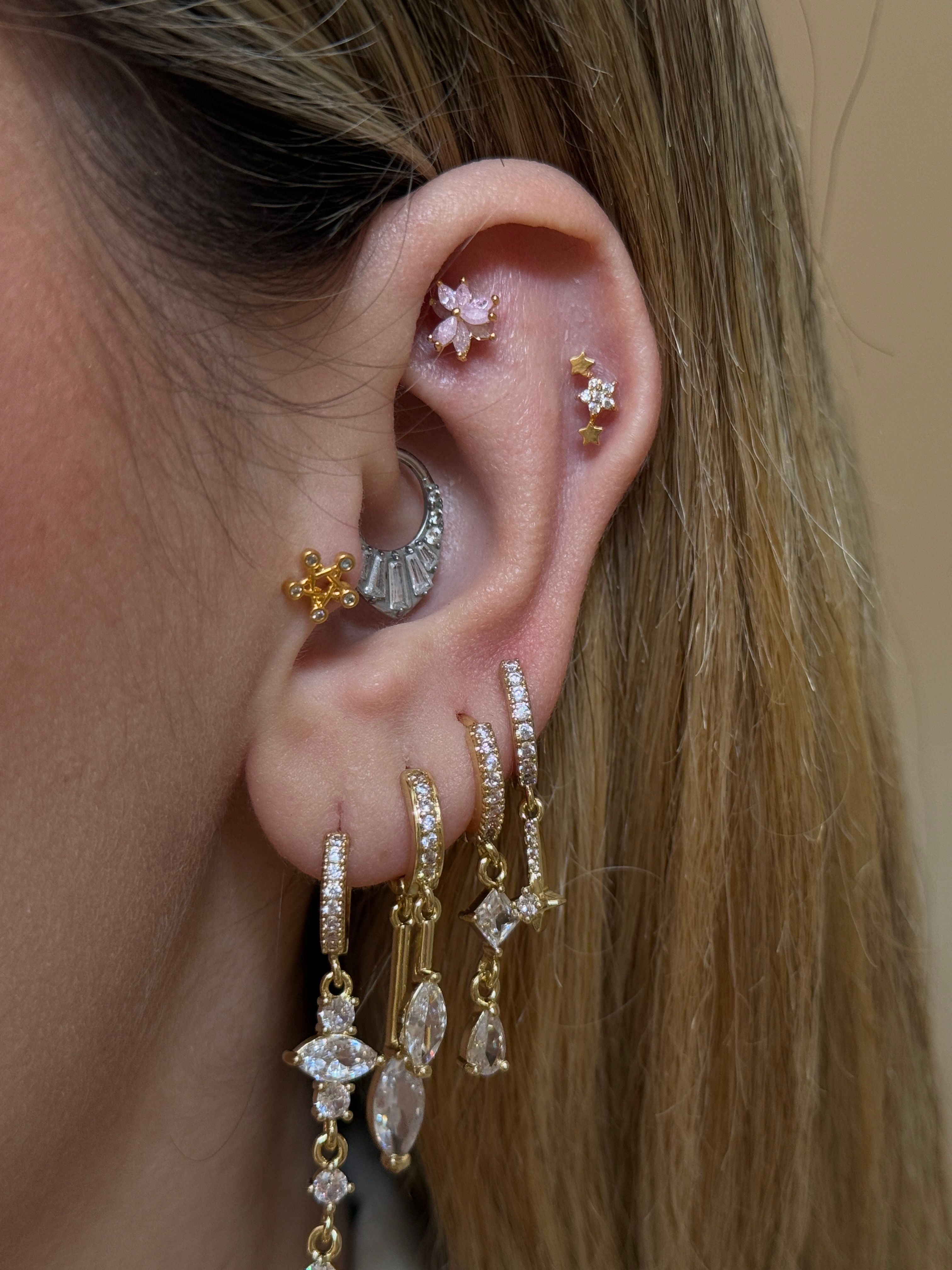 Gold Rengi Zirkon Taş Detaylı Üç Yıldız Model Kadın Piercing
