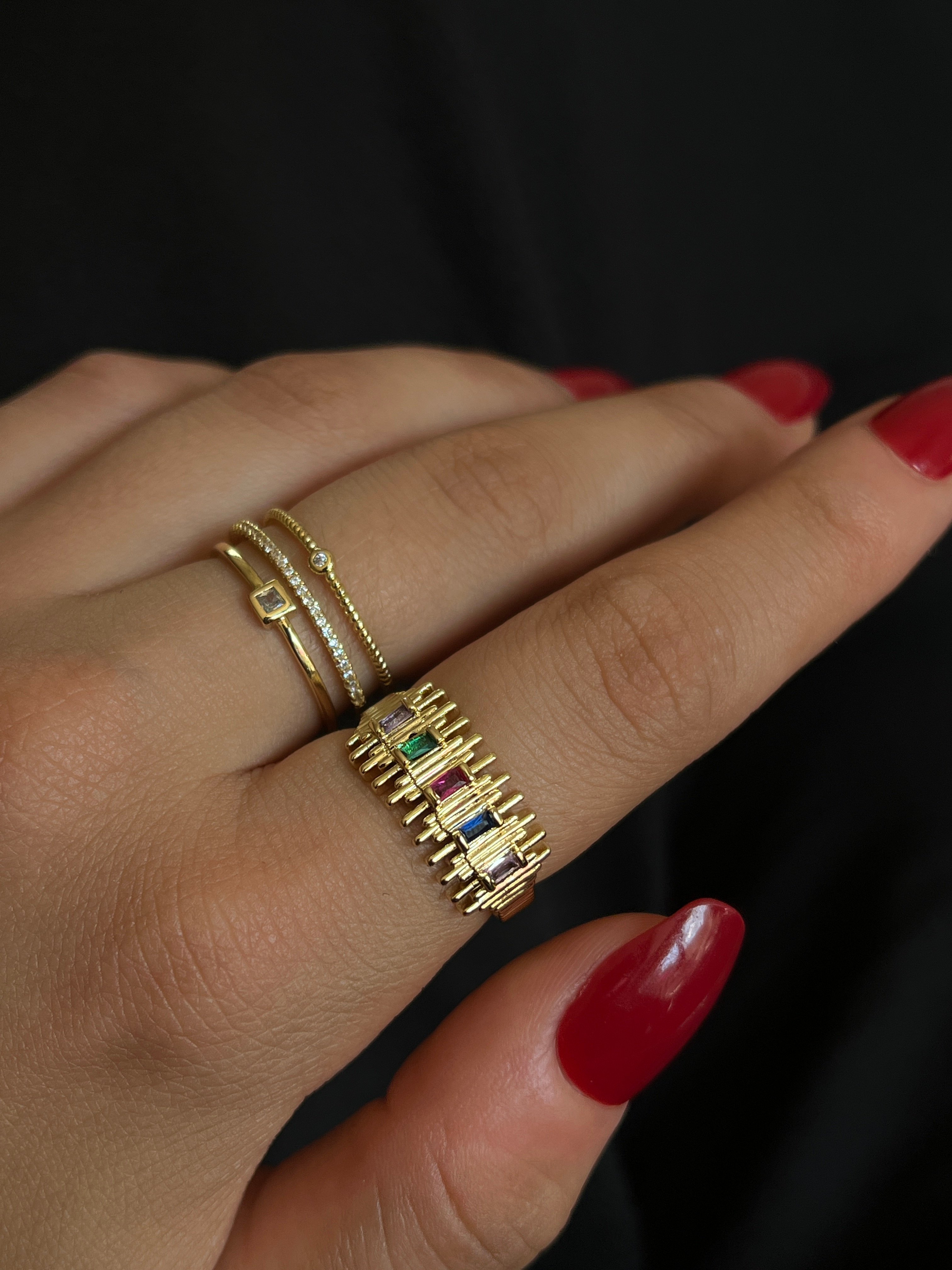 Gold Rengi Renkli Zirkon Taşlı Kadın Yüzük