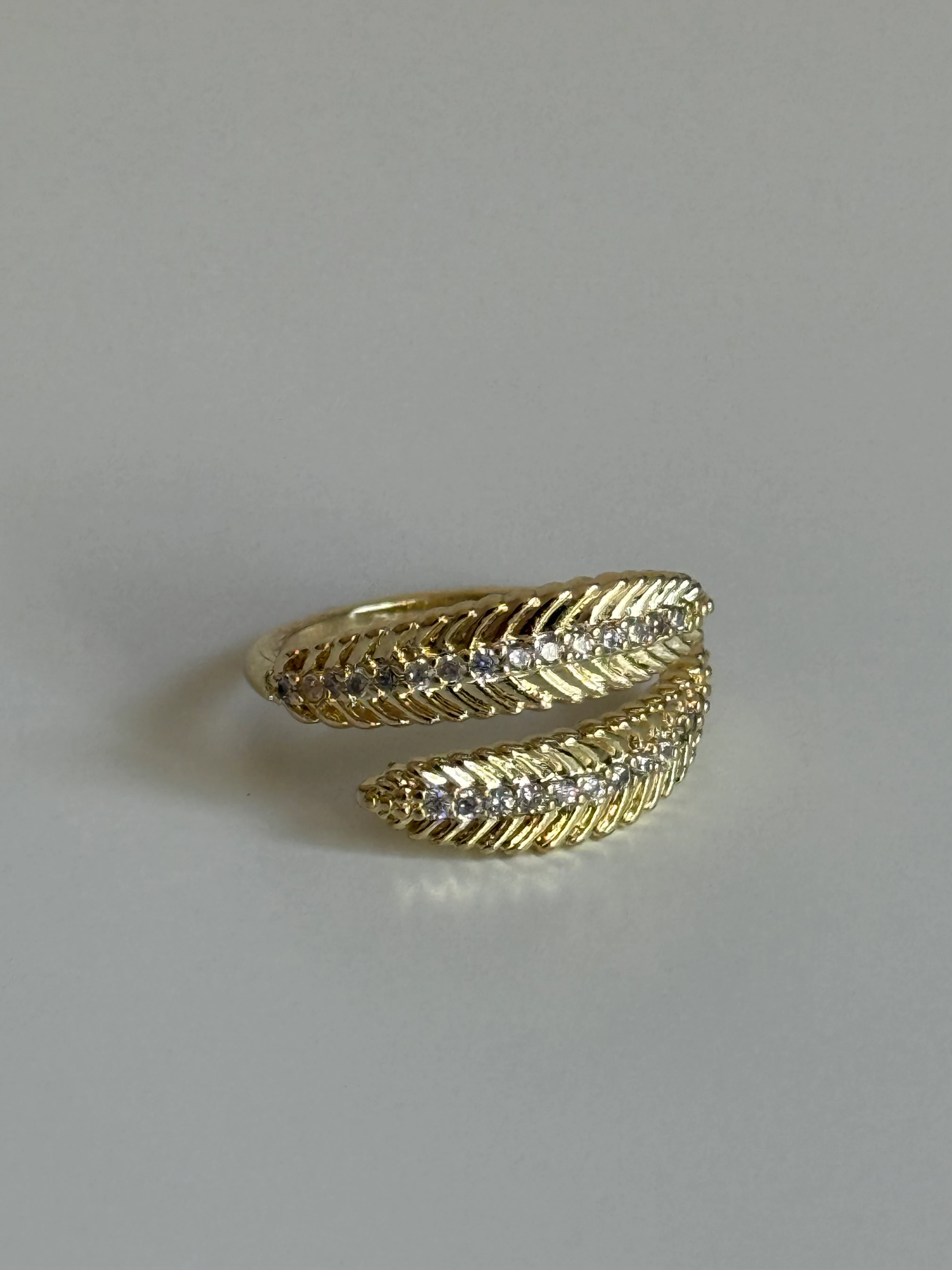 Gold Rengi Yaprak Model Kadın Yüzük