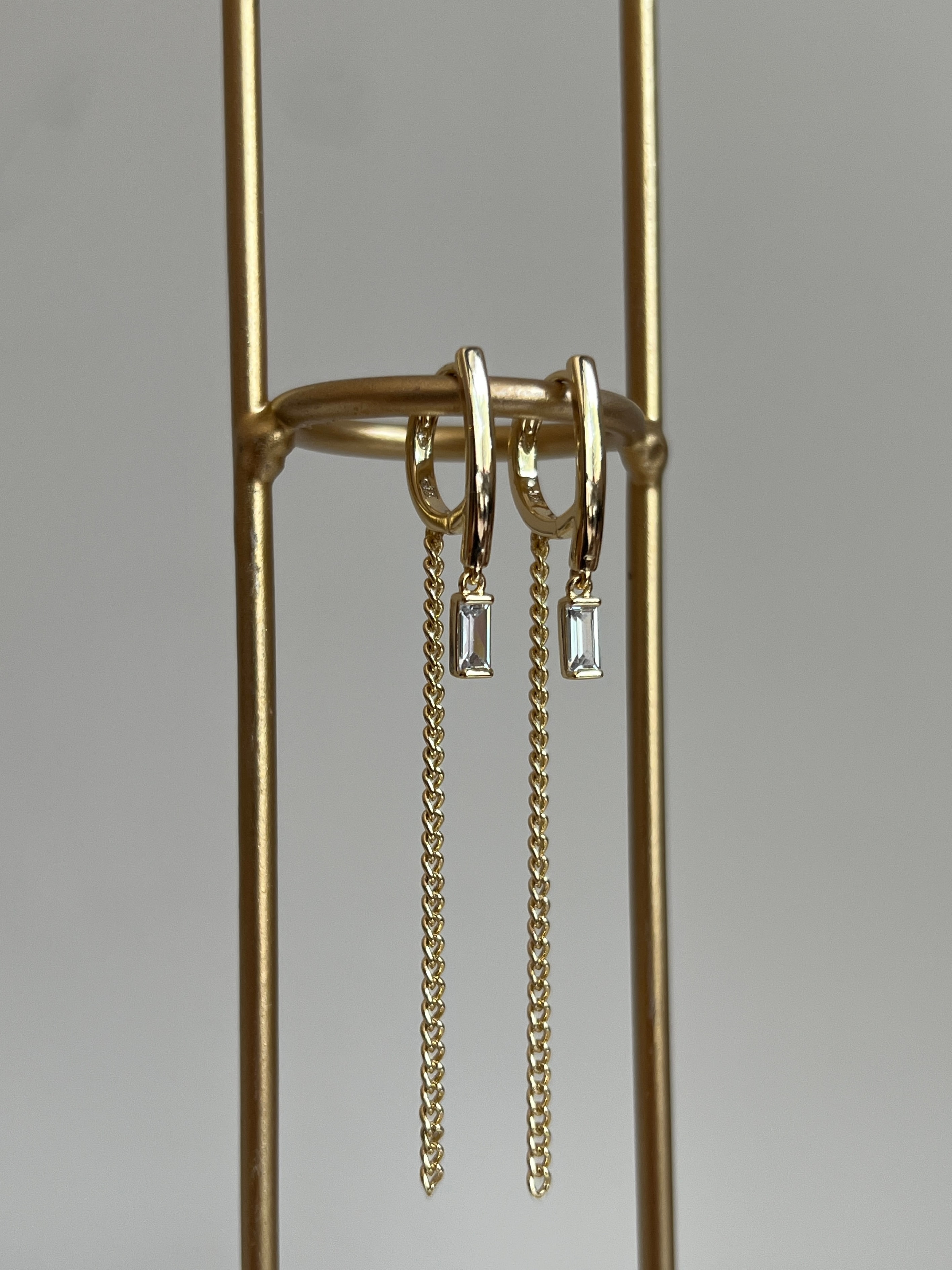 Gold Rengi Dikdörtgen Taş Detaylı Sallantılı Xupıng Kadın Küpe