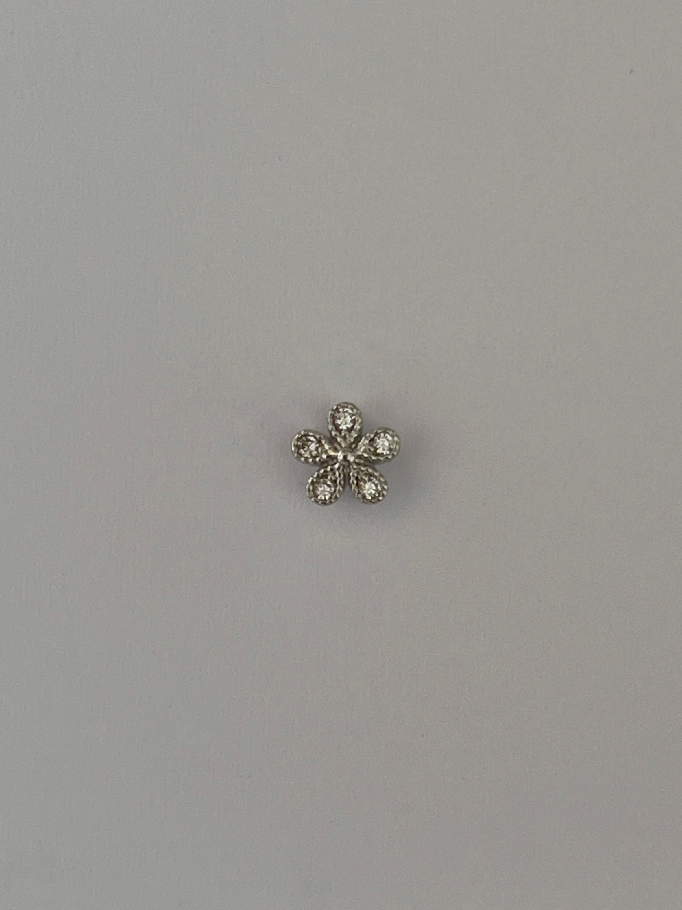 Zirkon Taş Detaylı Çiçek Figürlü Kadın Piercing