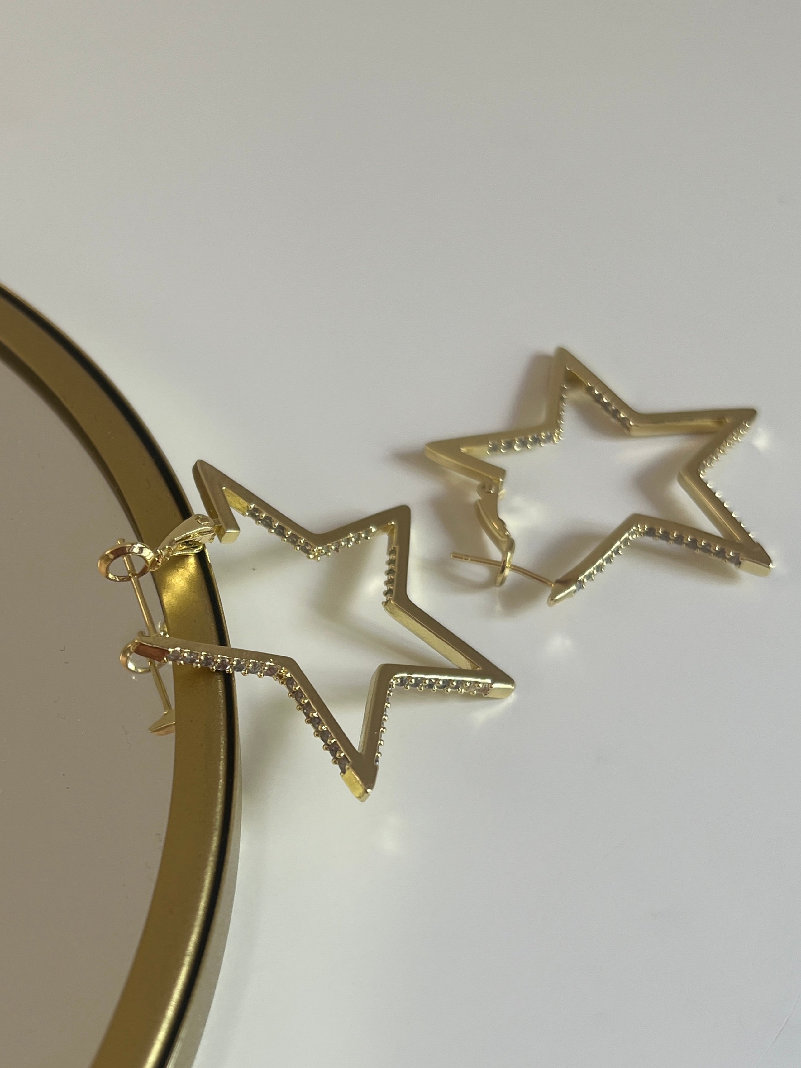 Gold Rengi Zirkon Taşlı Yıldız Model Kadın Küpe