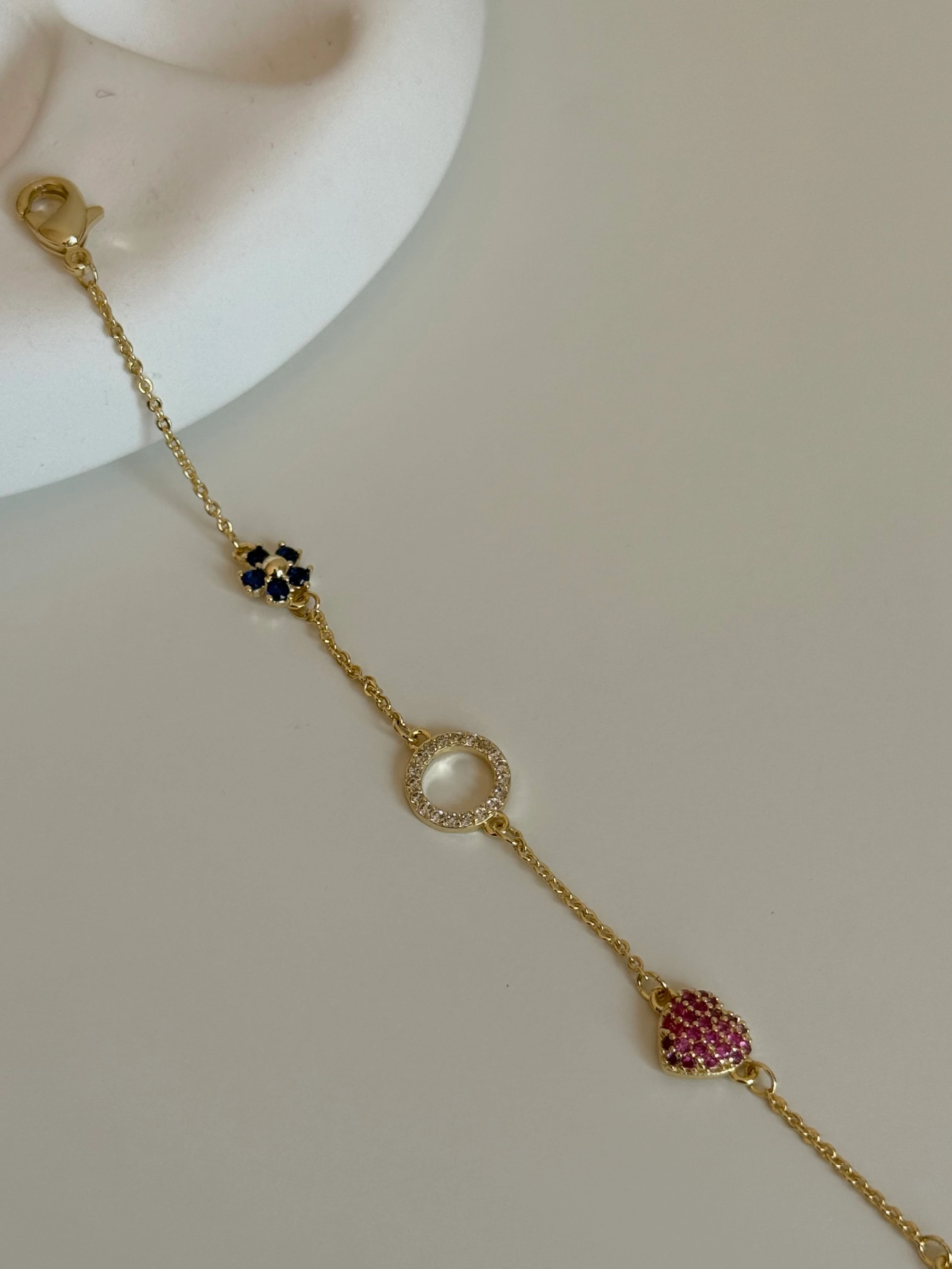 Gold Rengi Kalp Ve Çiçek Detaylı Kadın Bileklik