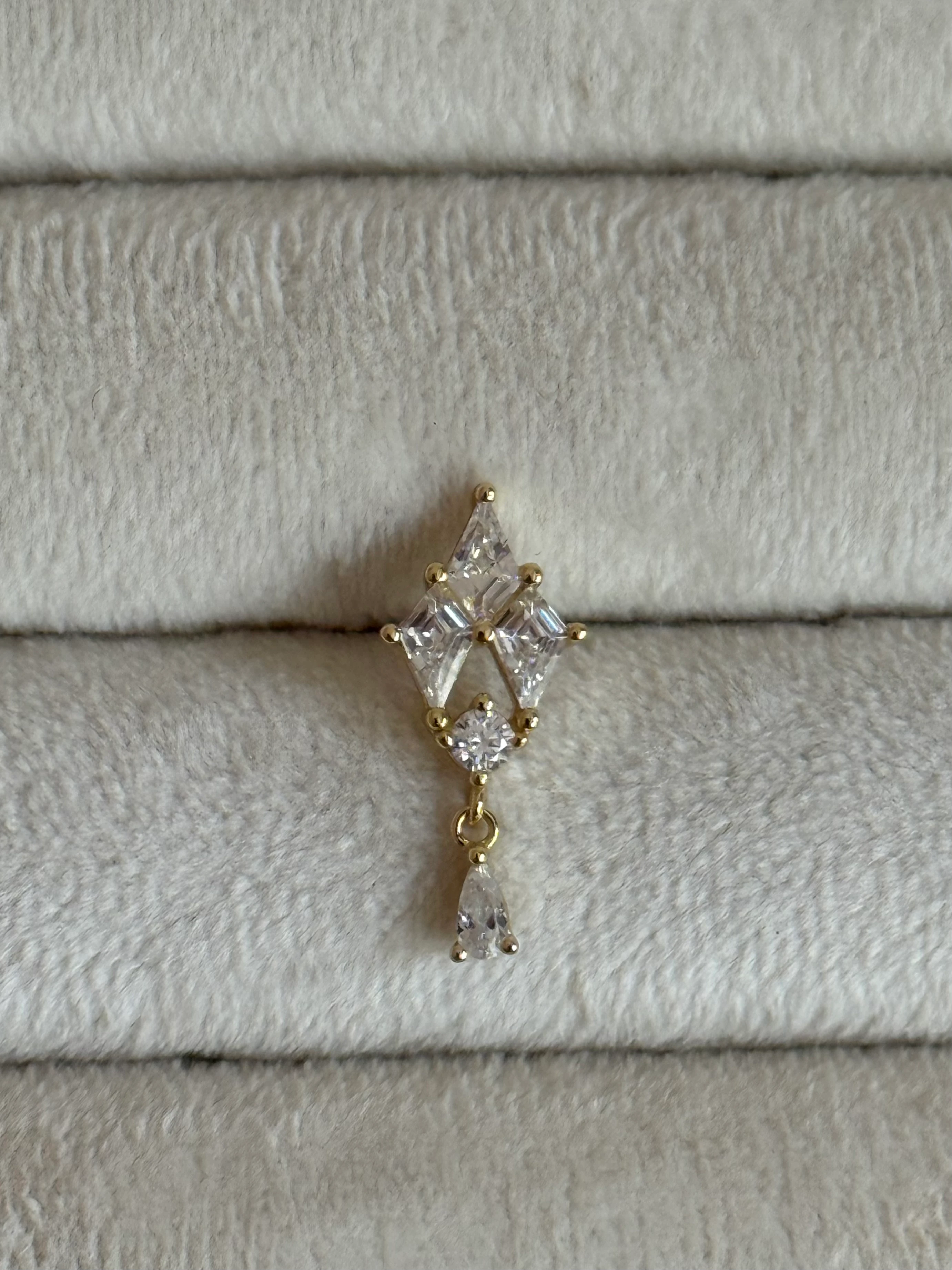 Gold Rengi Taşlı 925 Ayar Gümüş Piercing