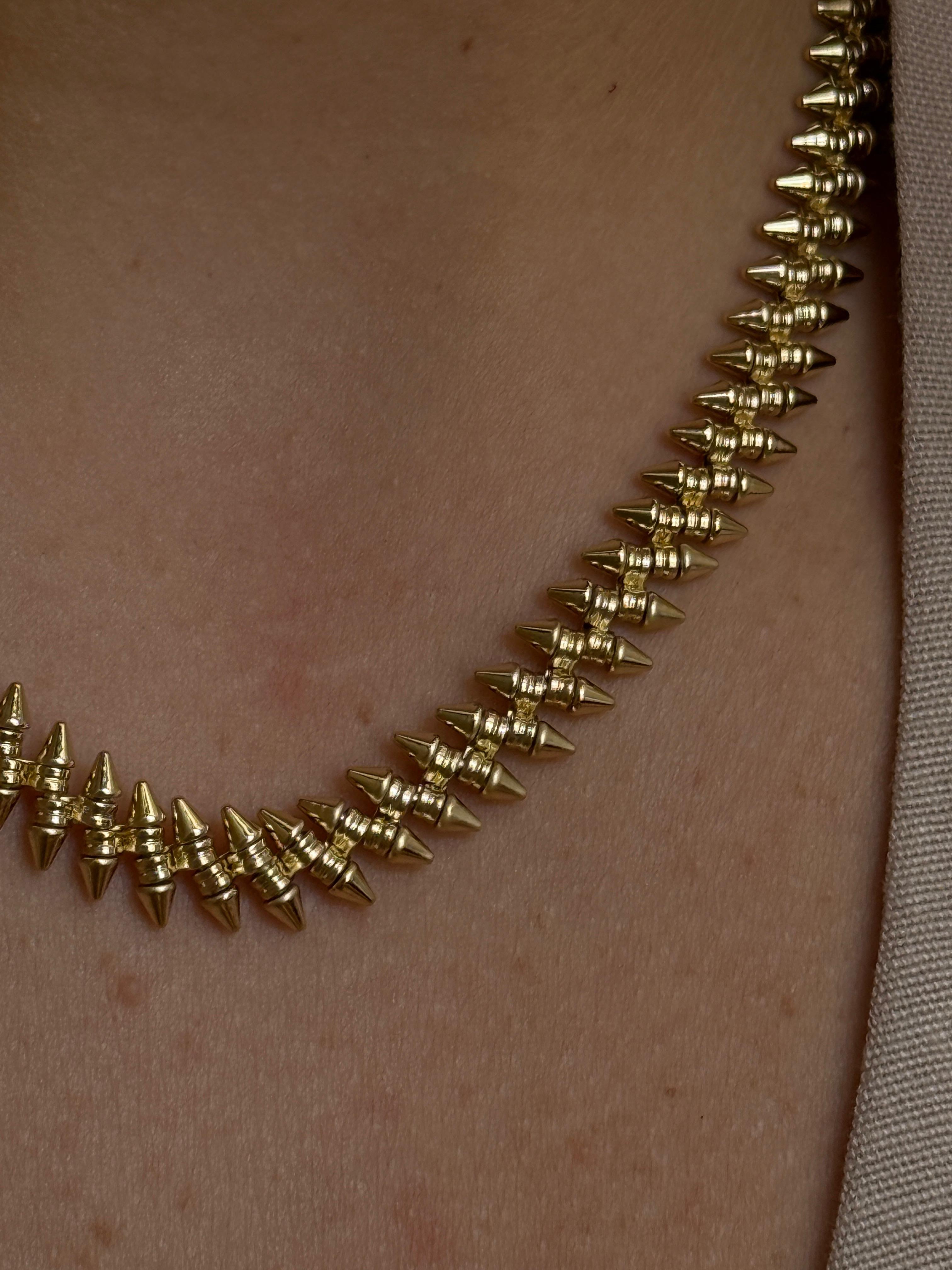 Gold Rengi Çivi Model Xupıng Kadın Kolye
